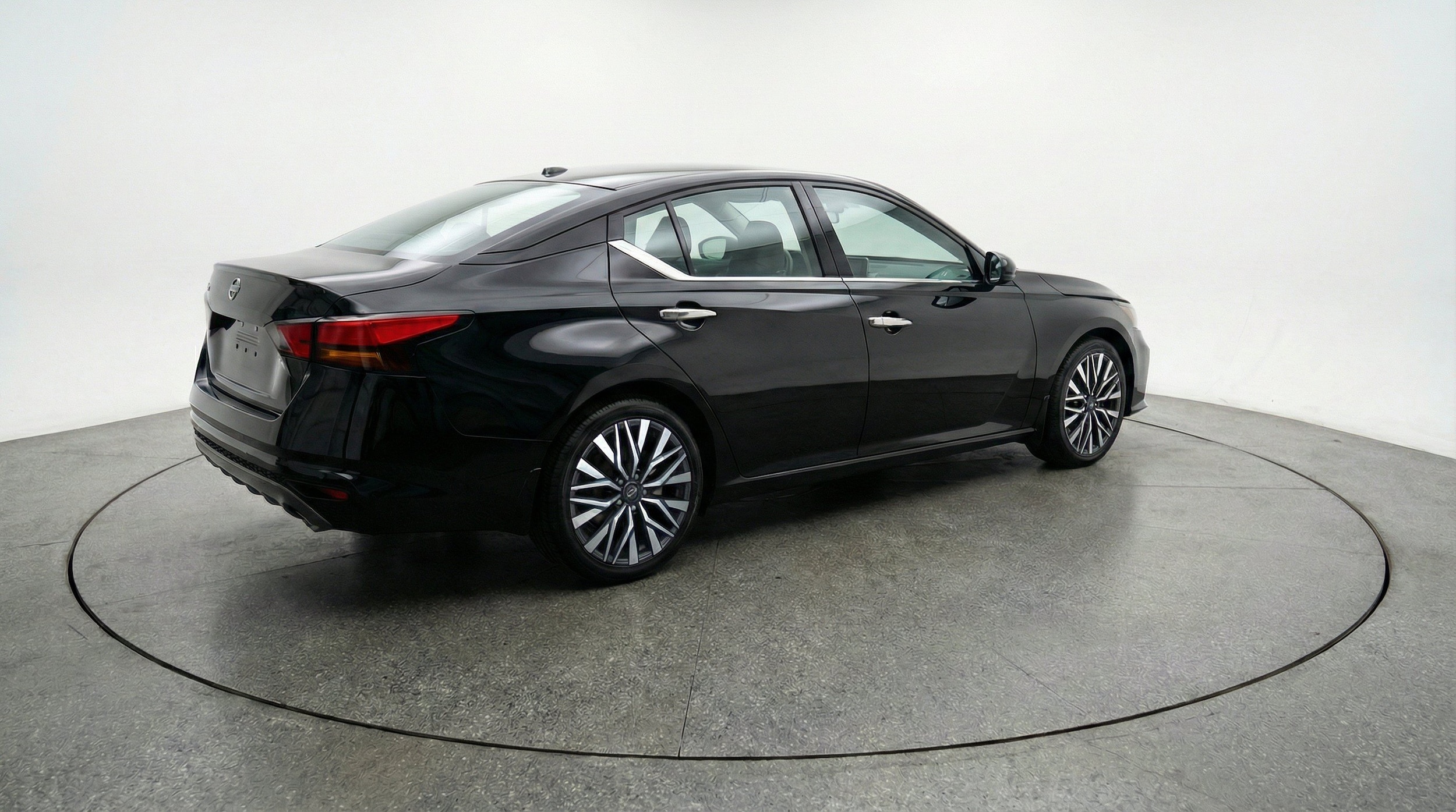 Thumbnail: 2025 Nissan Altima - 9