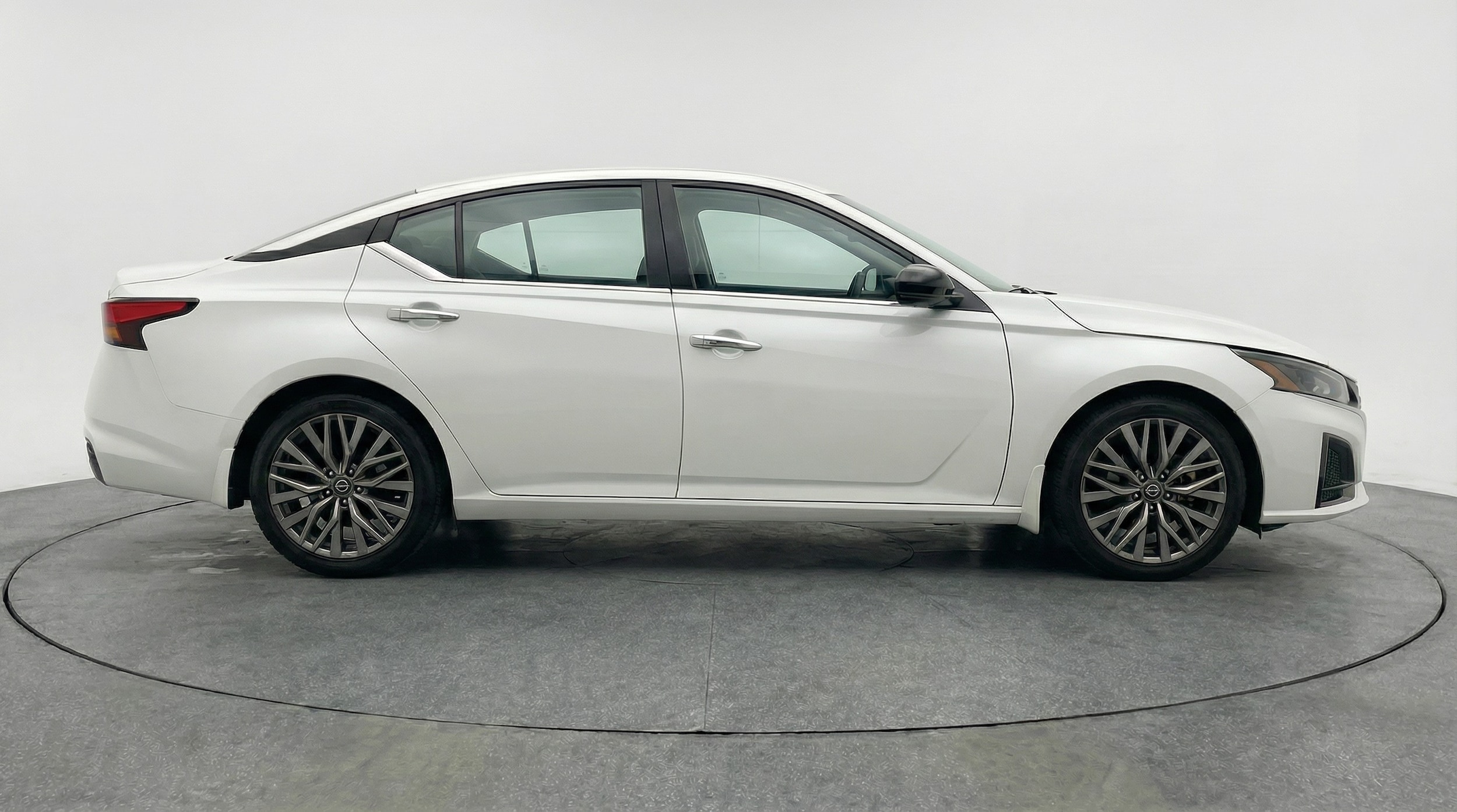 Thumbnail: 2025 Nissan Altima - 8