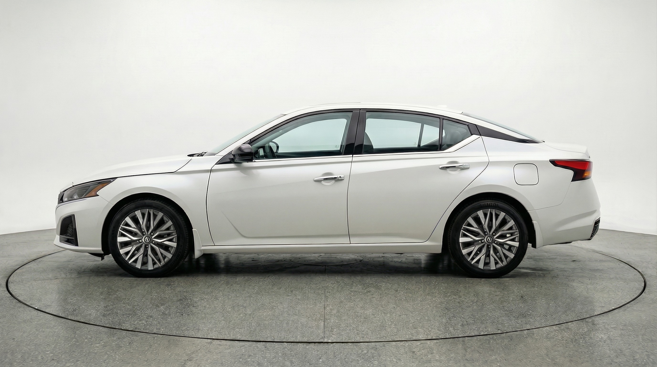 Thumbnail: 2025 Nissan Altima - 4