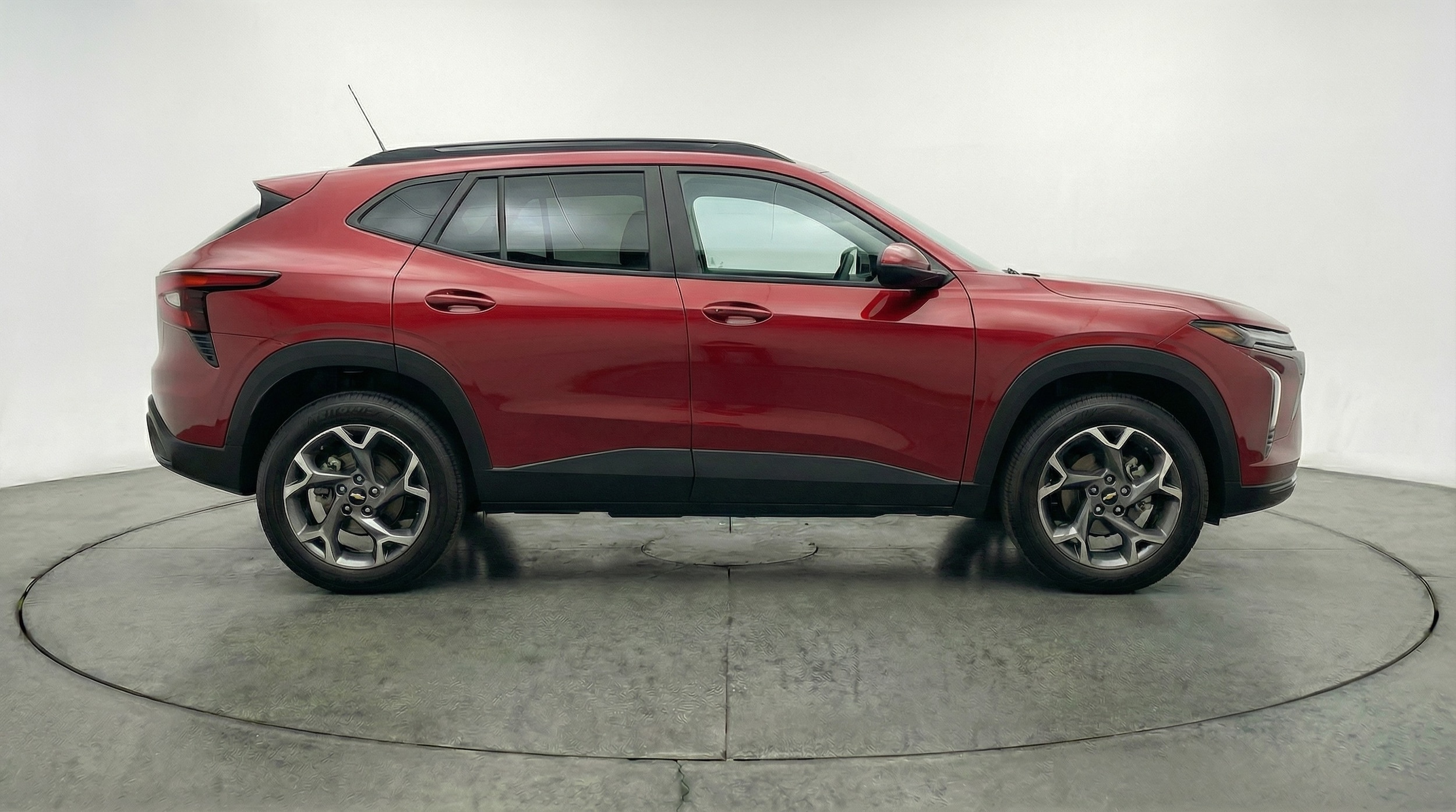 Thumbnail: 2025 Chevrolet Trax - 8