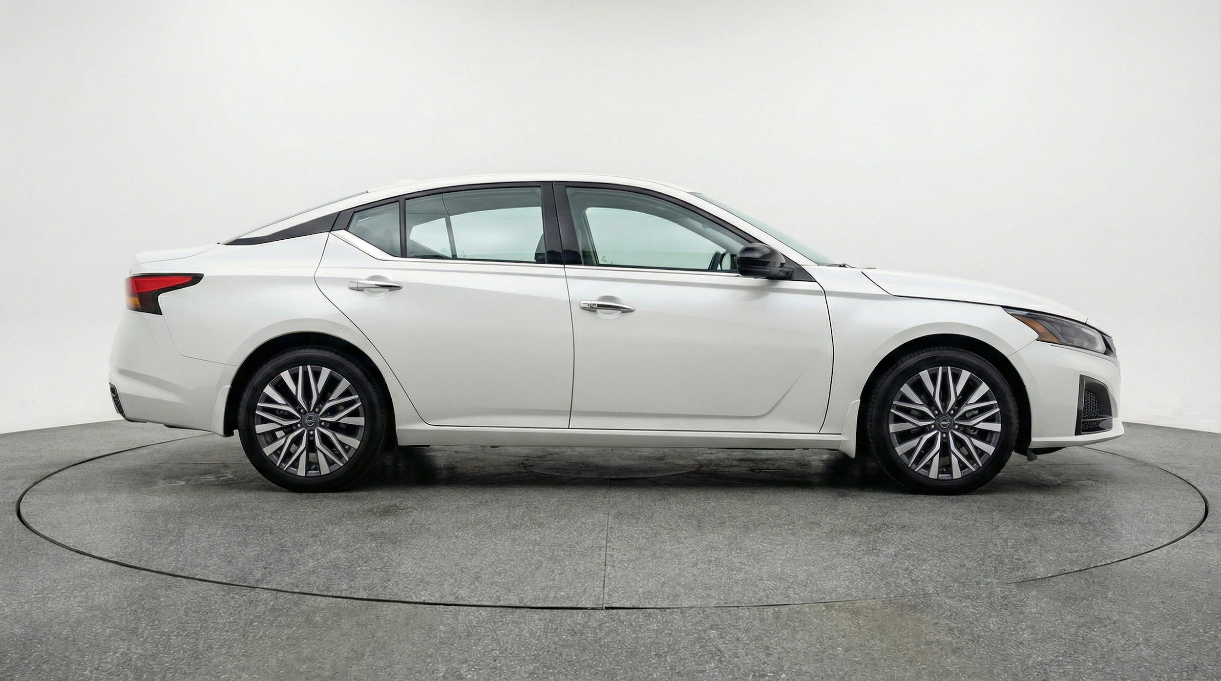 Thumbnail: 2025 Nissan Altima - 10