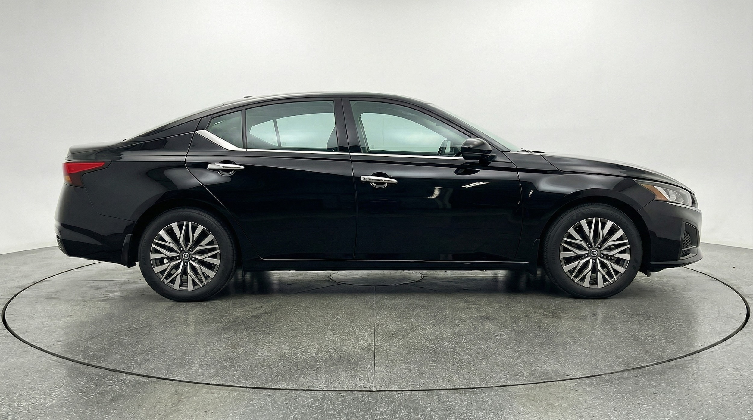 Thumbnail: 2025 Nissan Altima - 8