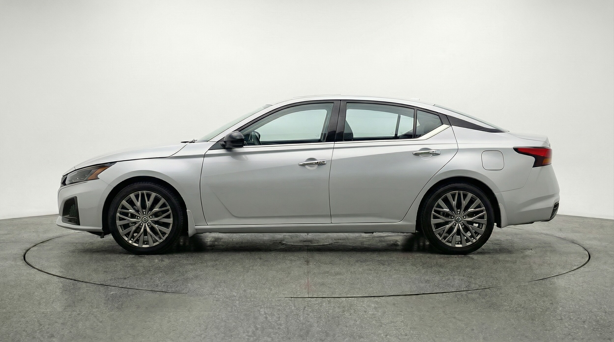 Thumbnail: 2025 Nissan Altima - 4