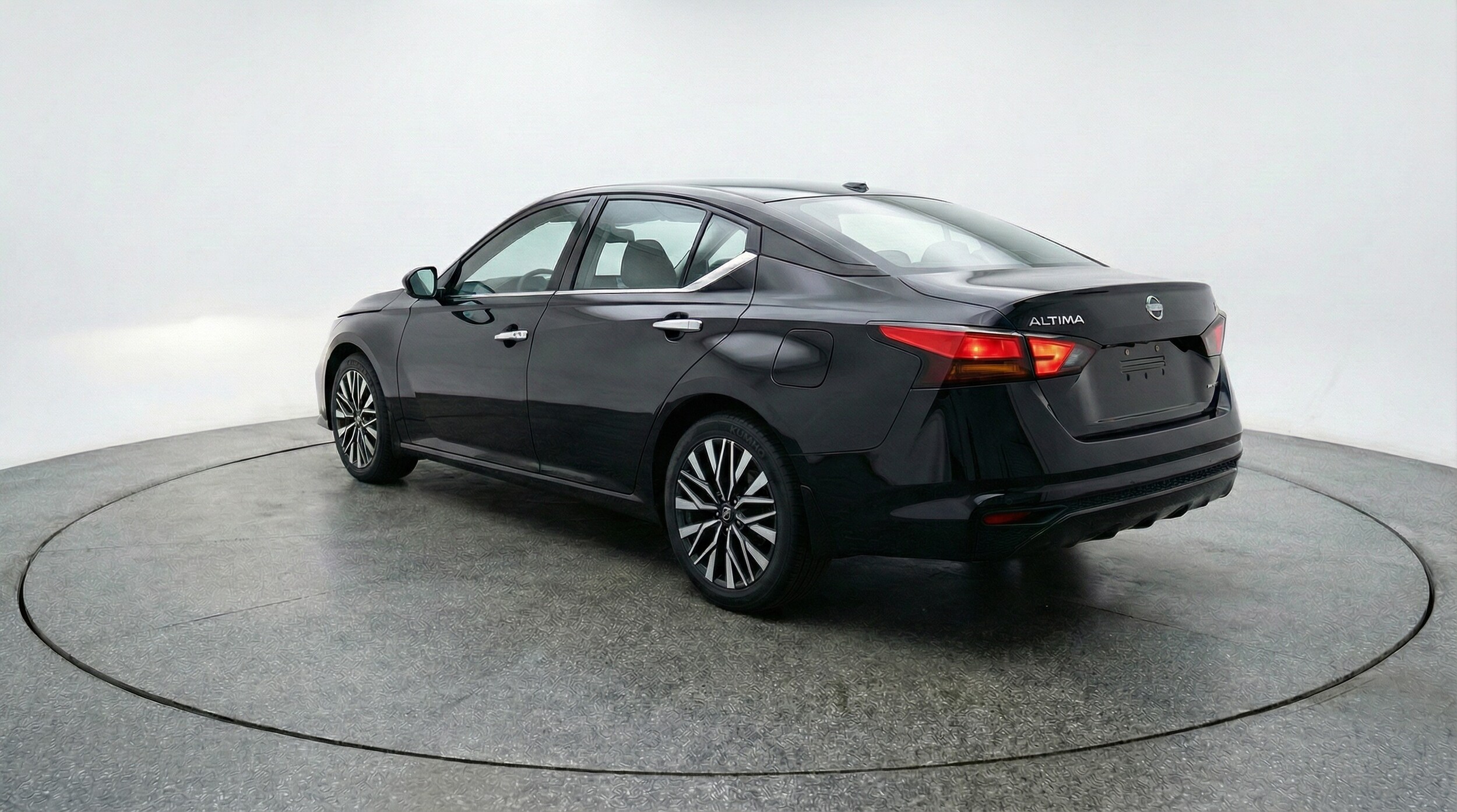 Thumbnail: 2025 Nissan Altima - 5