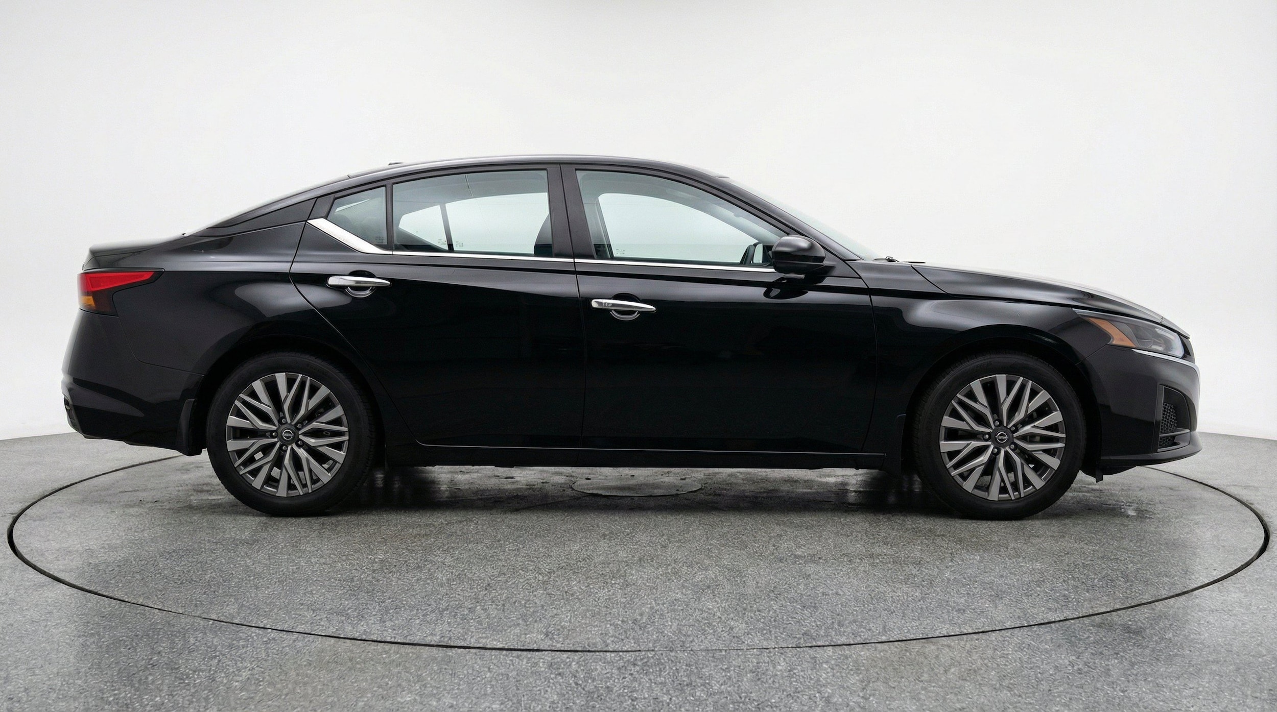 Thumbnail: 2025 Nissan Altima - 10