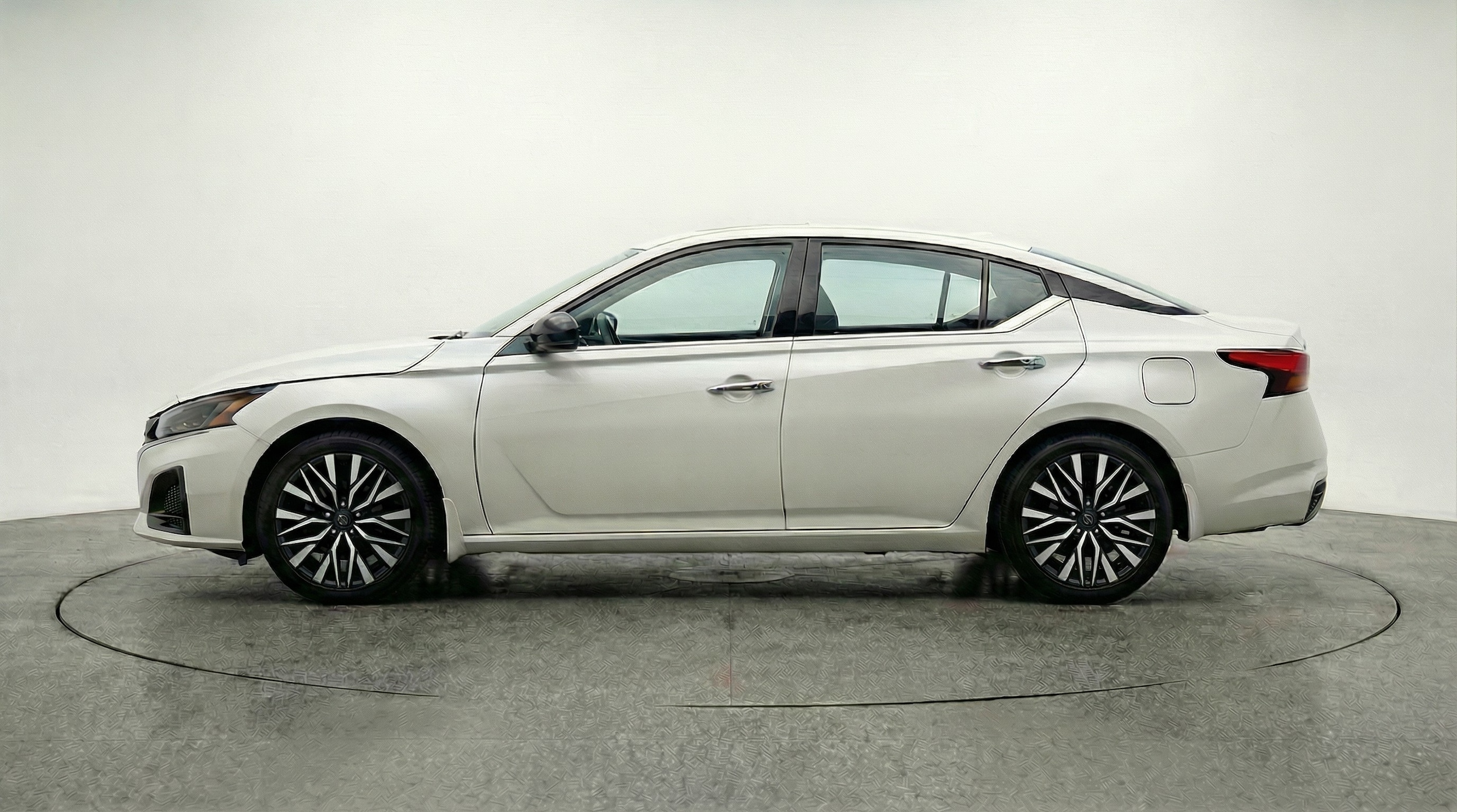 Thumbnail: 2025 Nissan Altima - 4