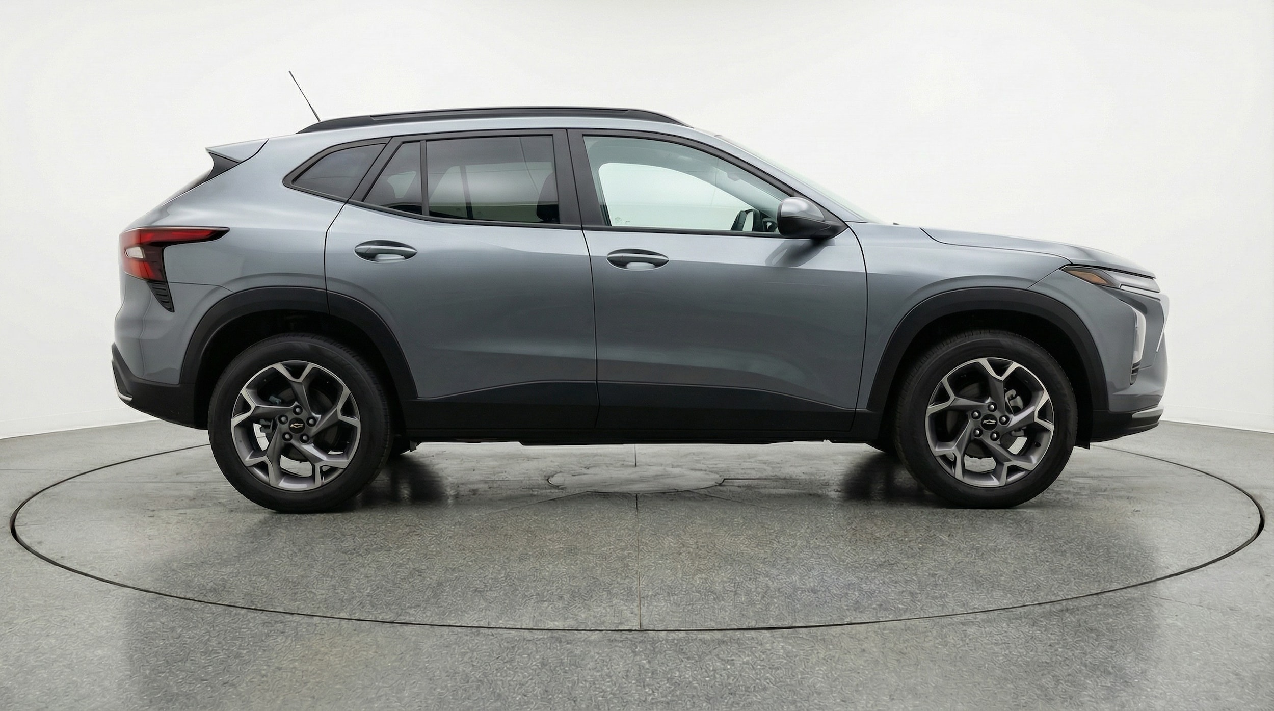 Thumbnail: 2025 Chevrolet Trax - 8