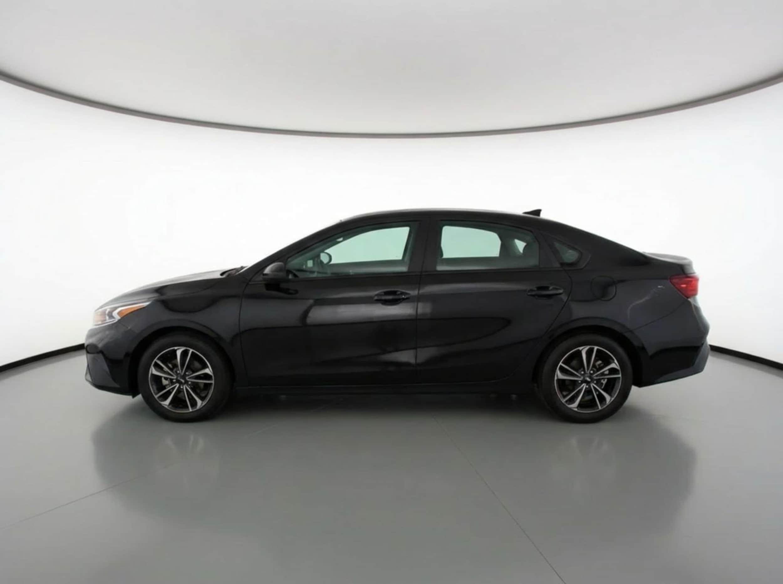 Thumbnail: 2023 Kia Forte - 4