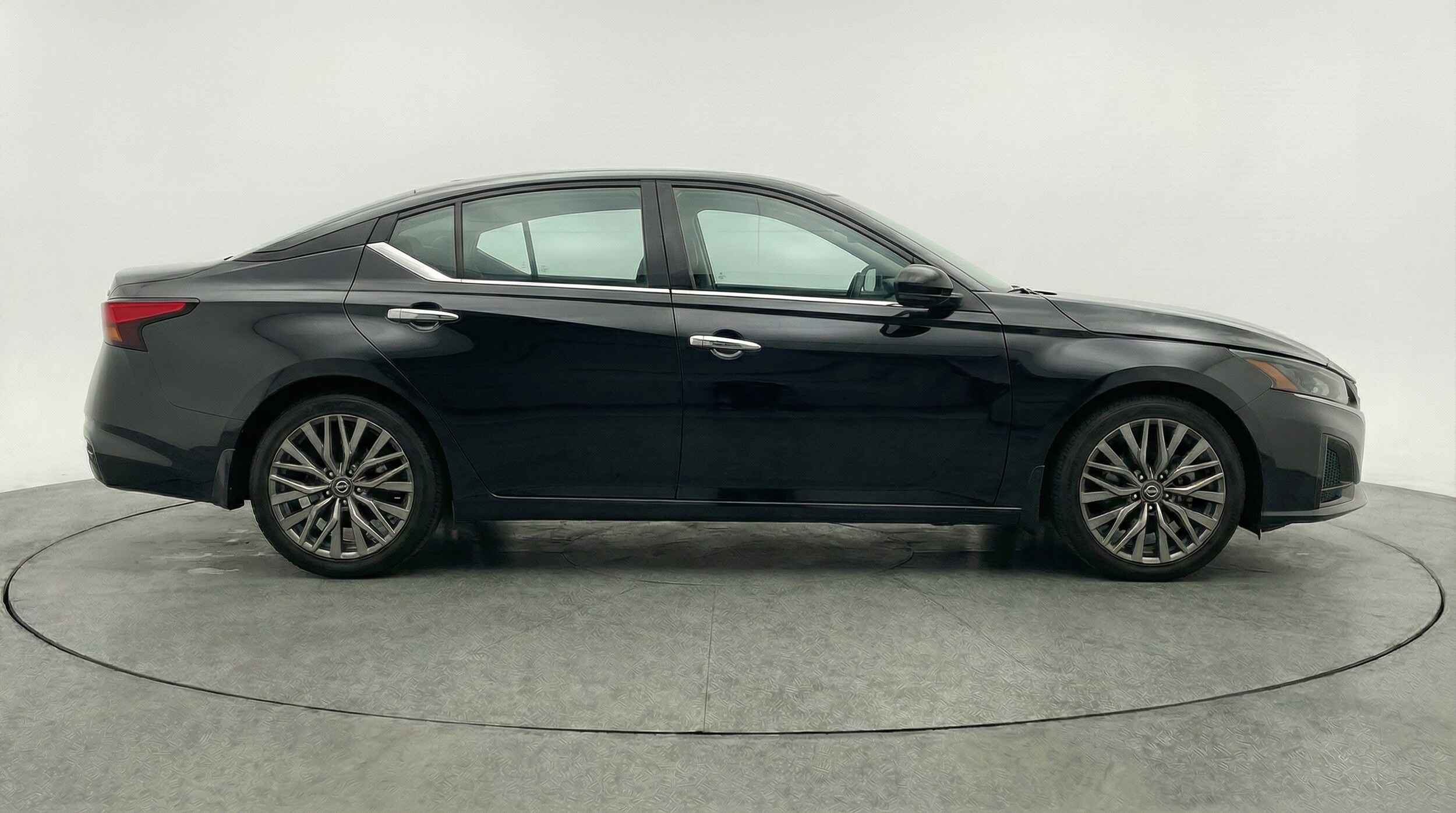 Thumbnail: 2025 Nissan Altima - 8