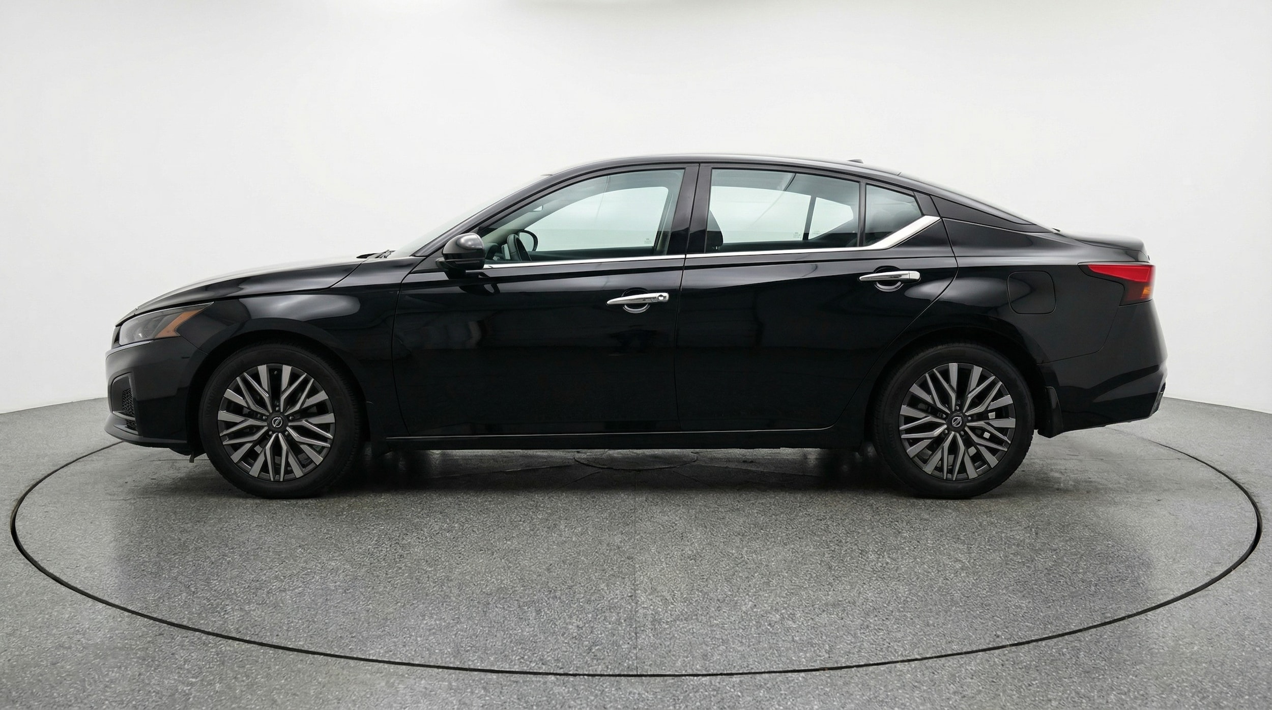 Thumbnail: 2025 Nissan Altima - 4