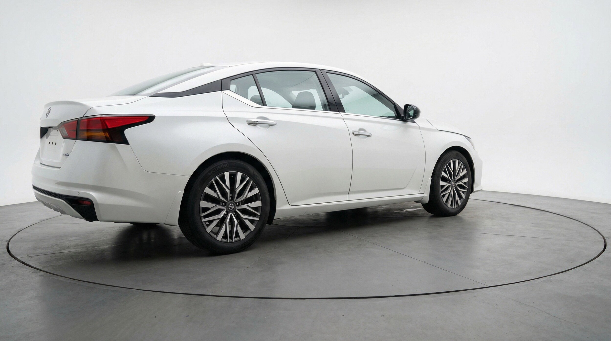 Thumbnail: 2025 Nissan Altima - 9