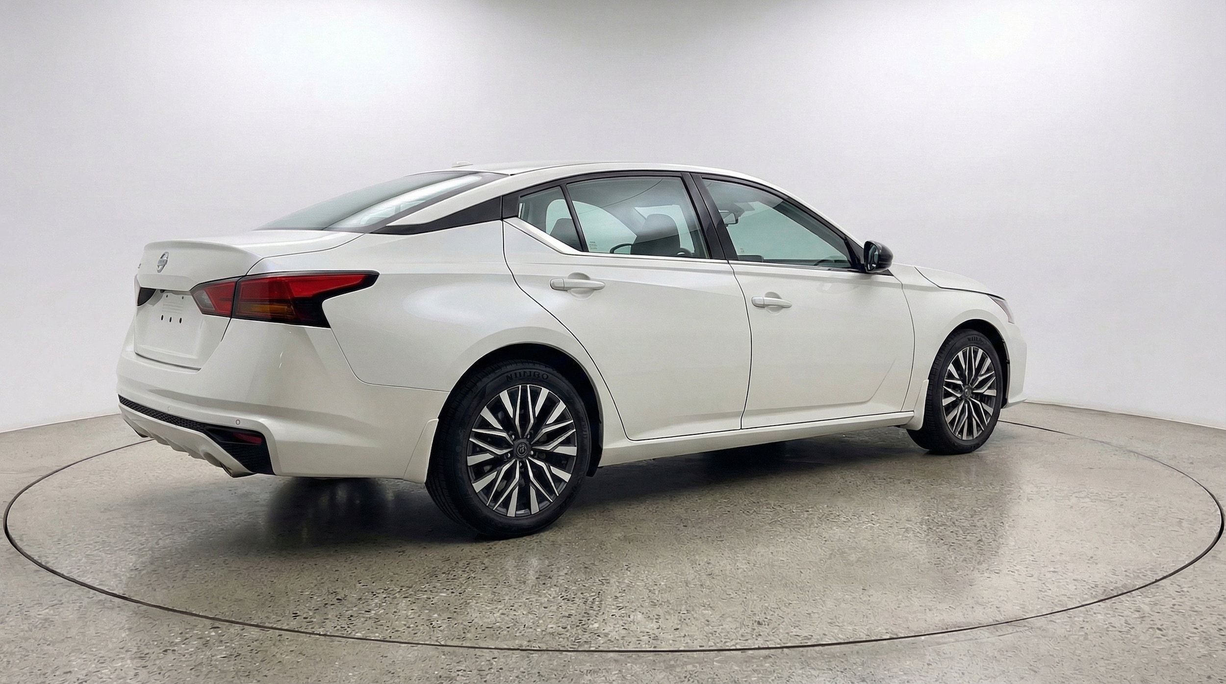 Thumbnail: 2025 Nissan Altima - 9