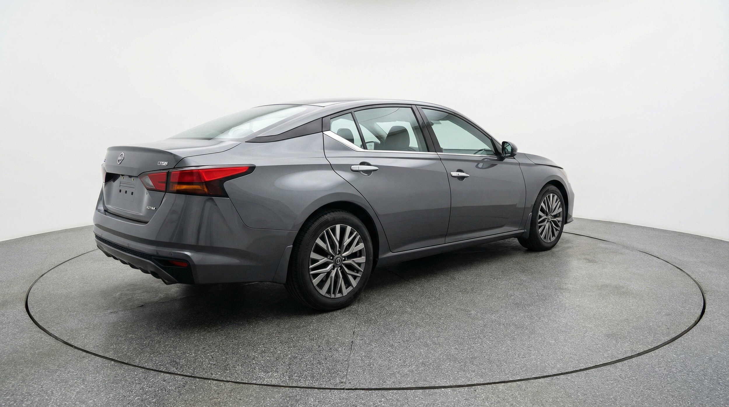 Thumbnail: 2025 Nissan Altima - 9