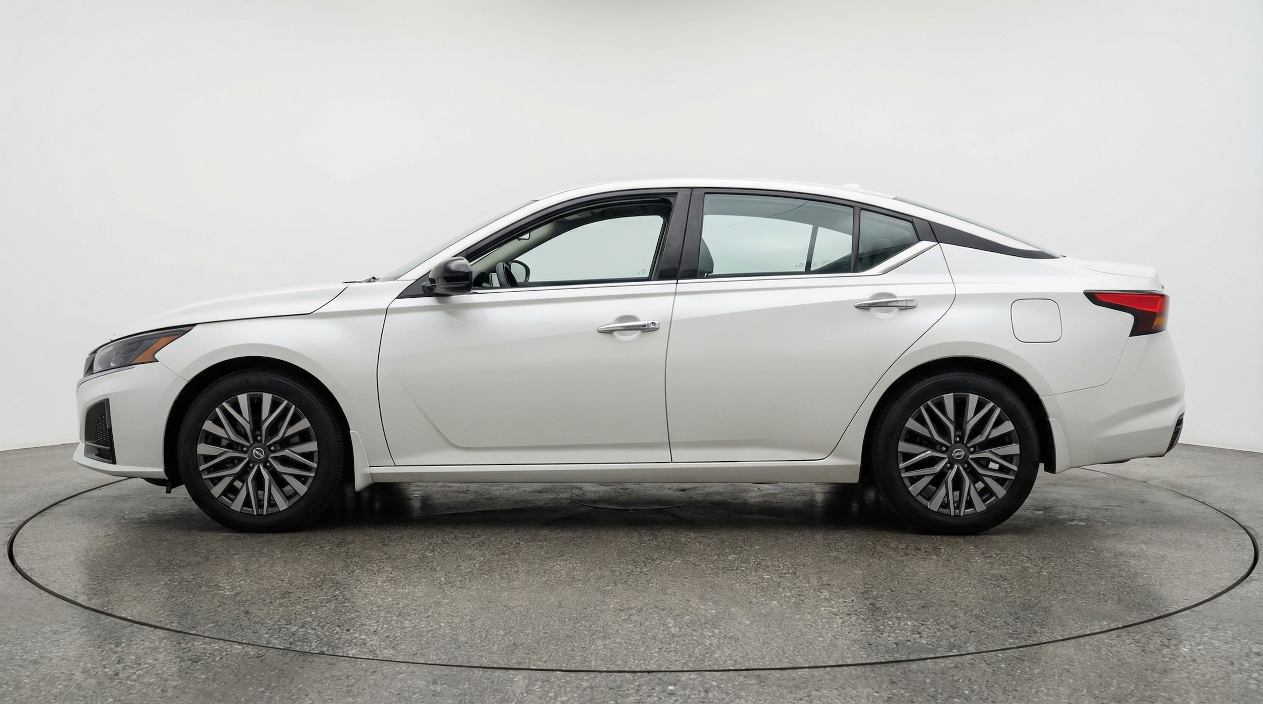 Thumbnail: 2025 Nissan Altima - 4