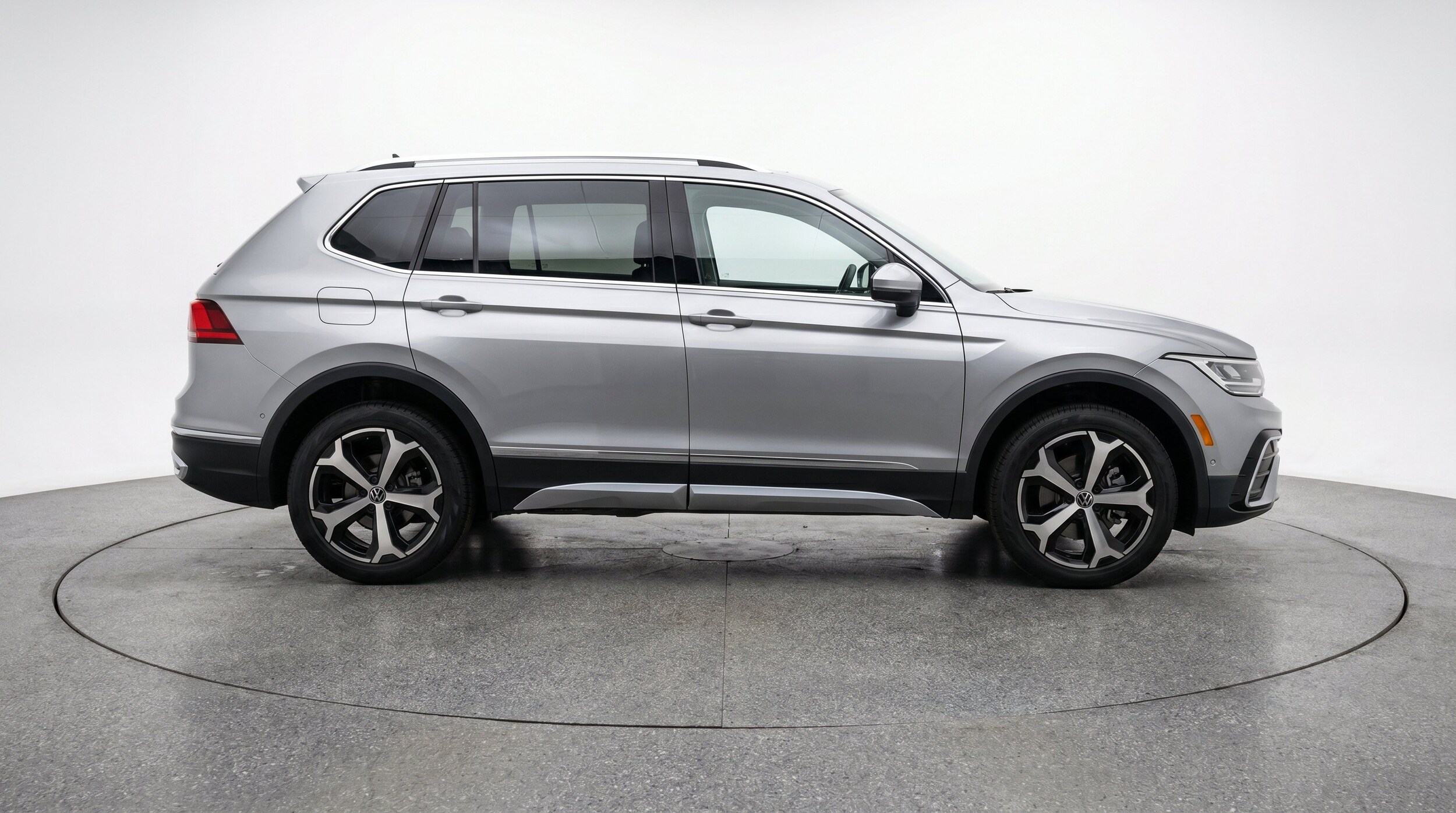 Thumbnail: 2026 Volkswagen Tiguan - 11