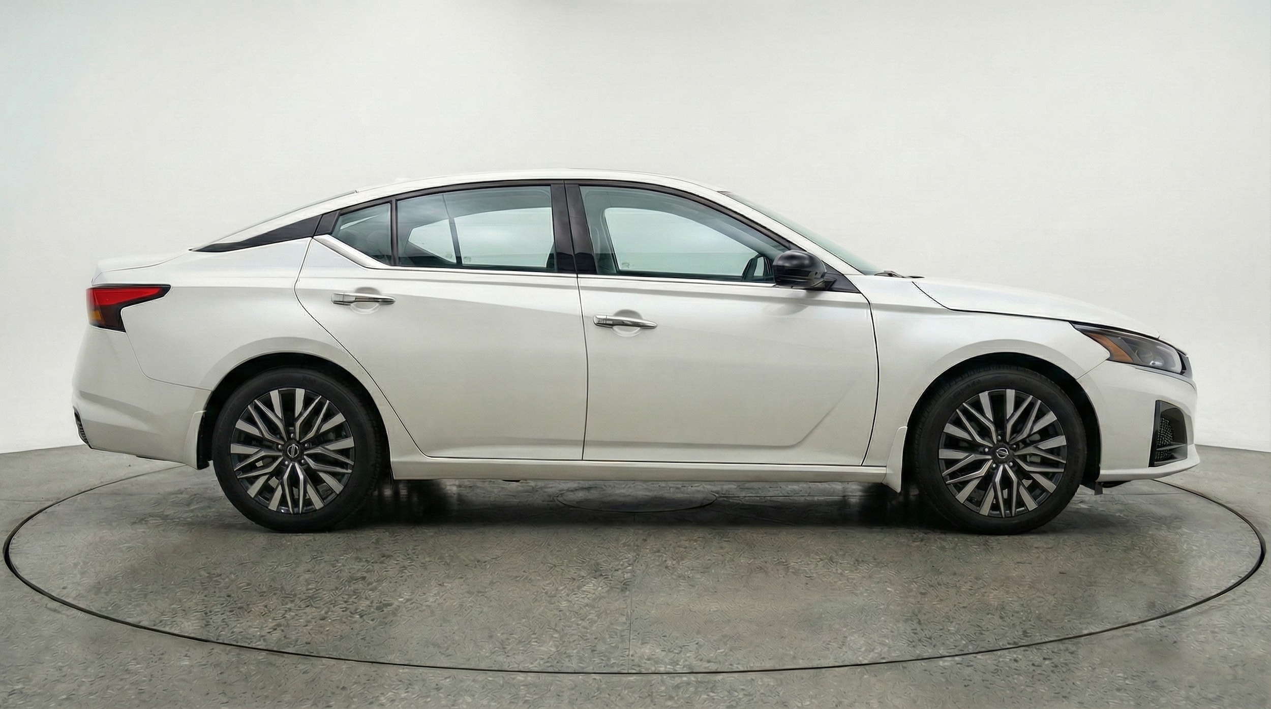 Thumbnail: 2025 Nissan Altima - 8