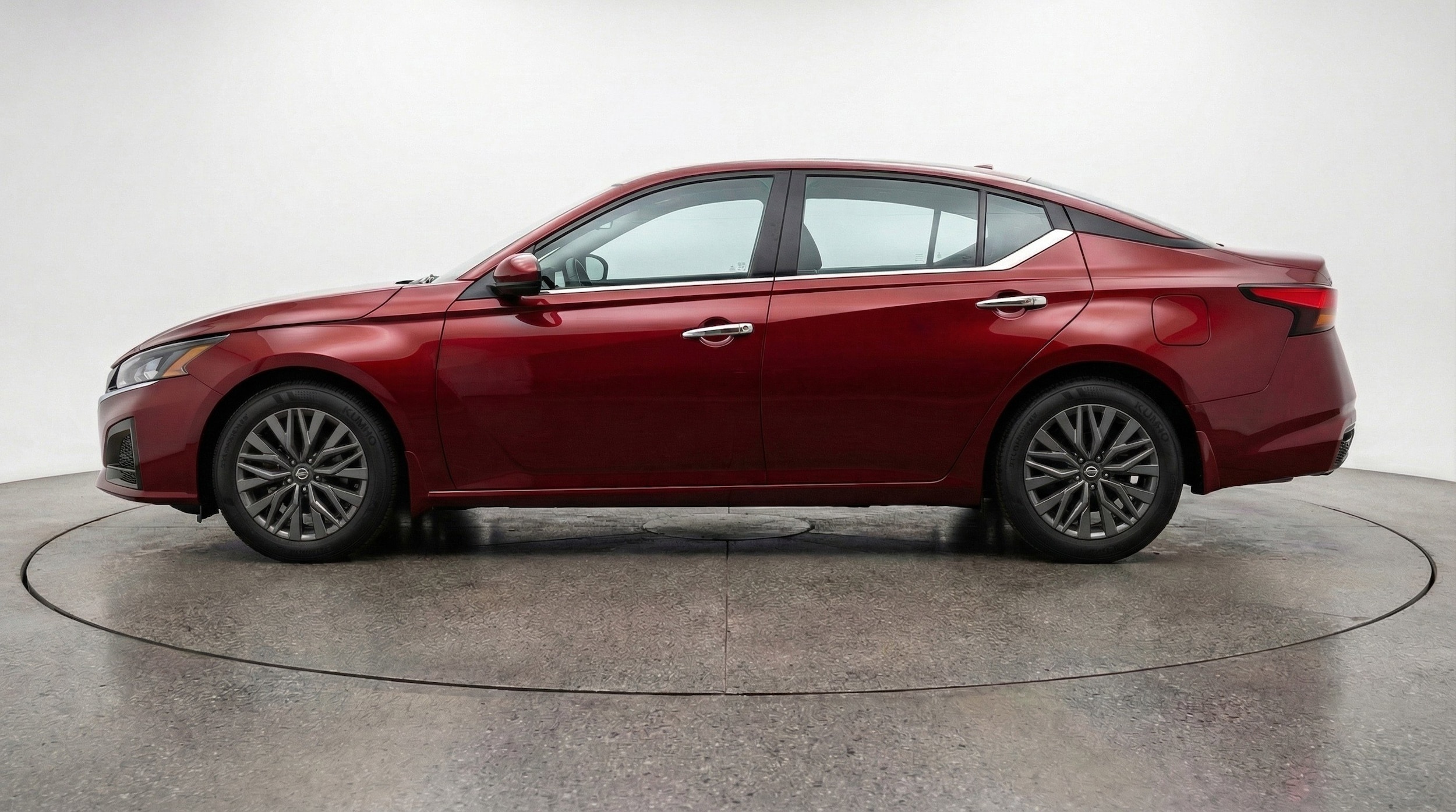 Thumbnail: 2025 Nissan Altima - 5