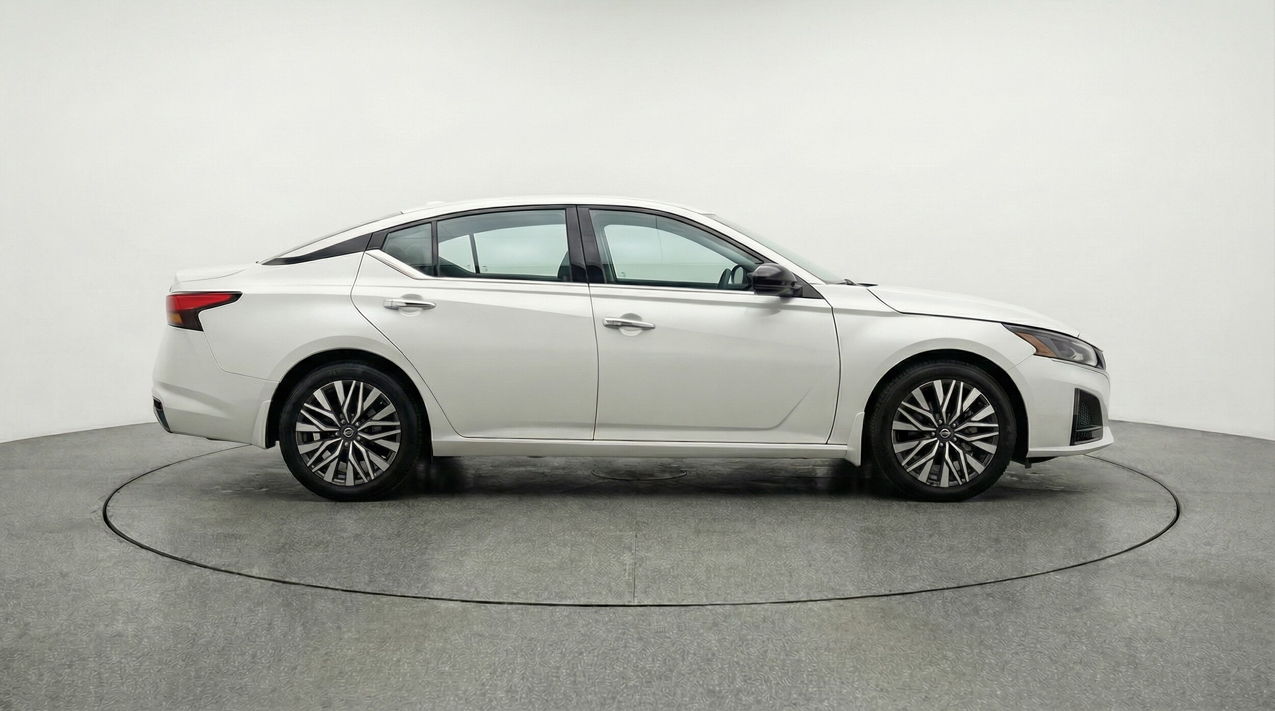 Thumbnail: 2025 Nissan Altima - 8