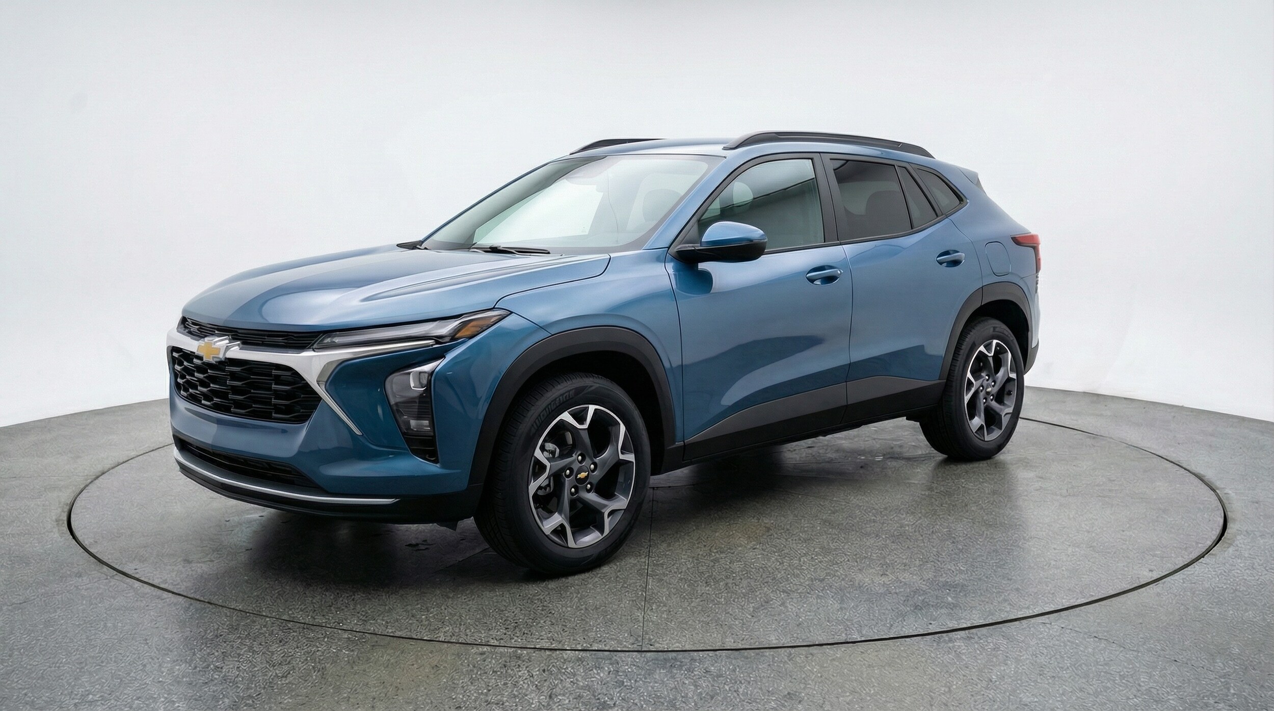 Thumbnail: 2025 Chevrolet Trax - 3