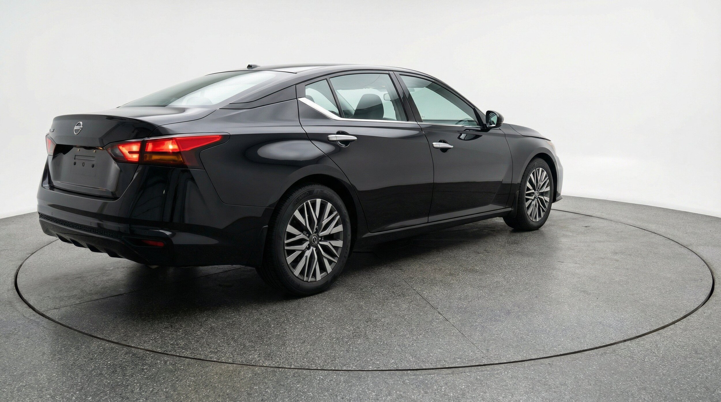 Thumbnail: 2025 Nissan Altima - 9