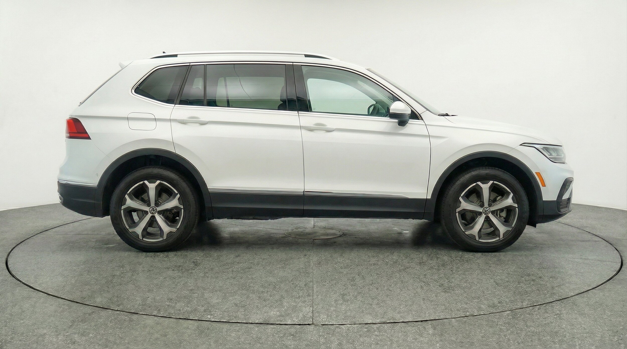 Thumbnail: 2026 Volkswagen Tiguan - 11