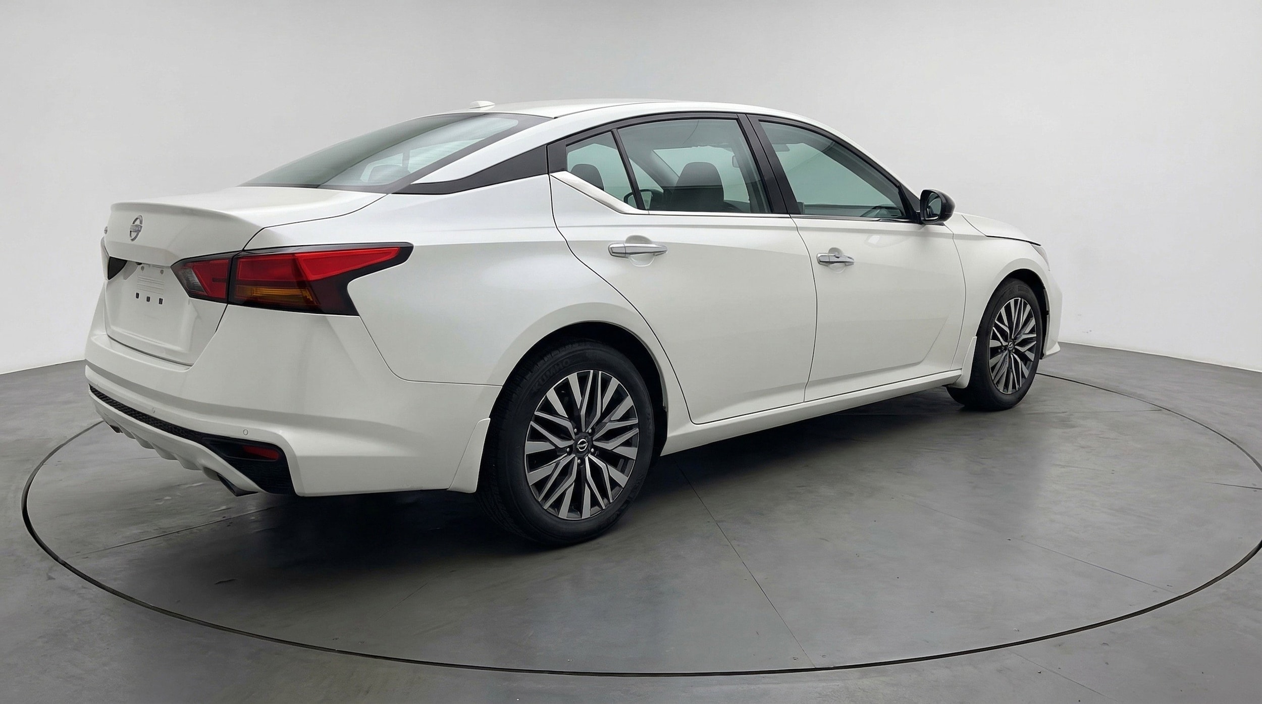 Thumbnail: 2025 Nissan Altima - 9