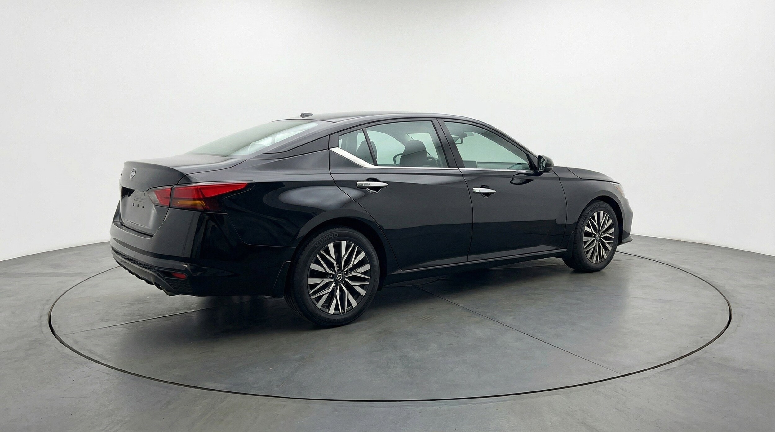 Thumbnail: 2025 Nissan Altima - 9