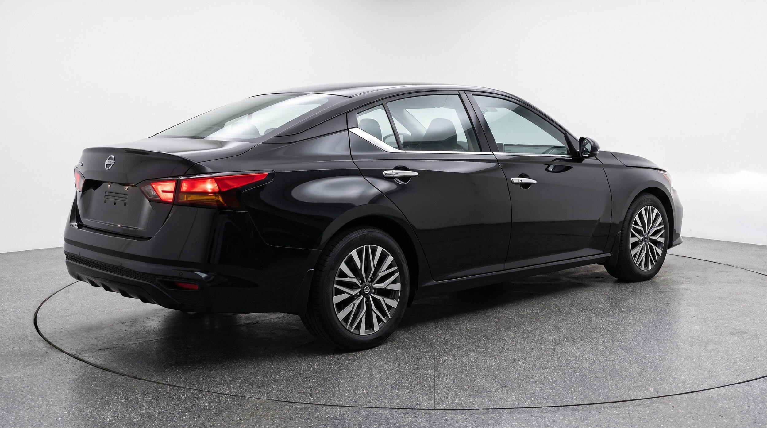 Thumbnail: 2025 Nissan Altima - 9