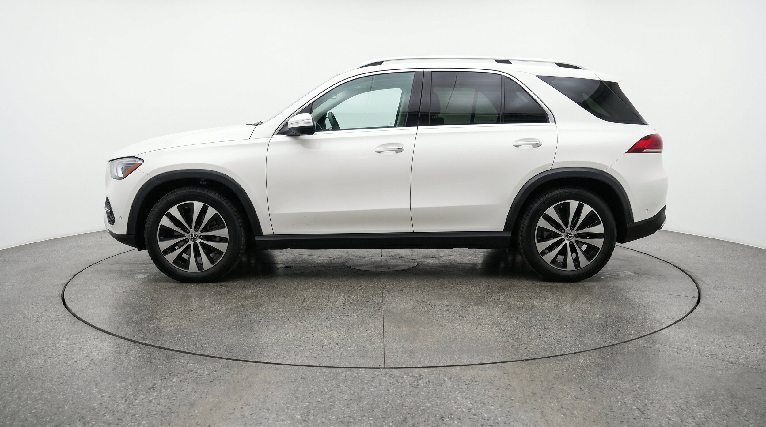 Thumbnail: 2026 Mercedes-Benz GLE - 5
