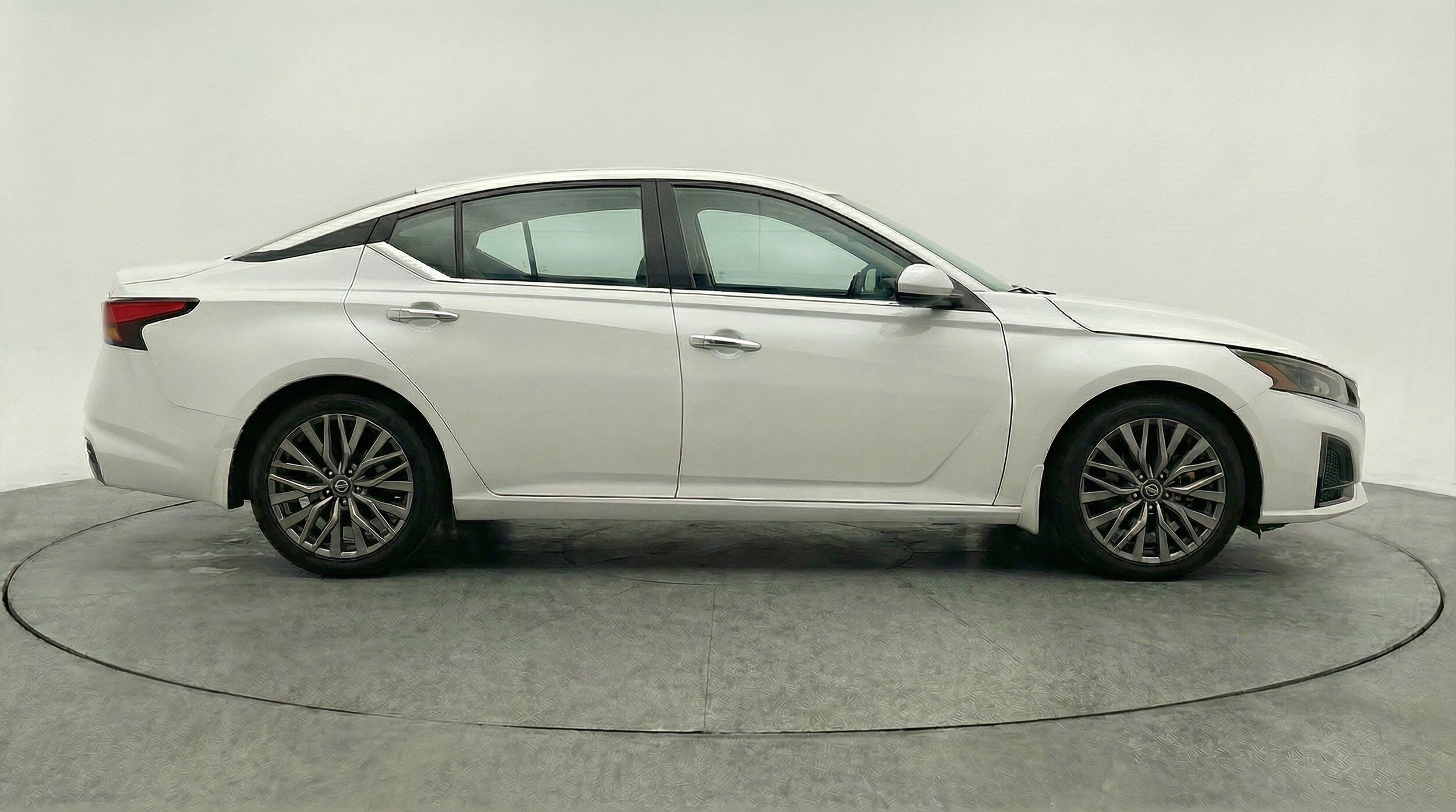 Thumbnail: 2025 Nissan Altima - 11