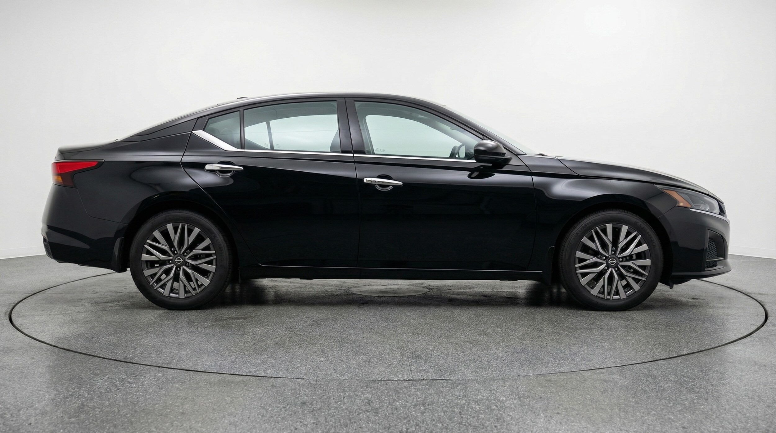 Thumbnail: 2025 Nissan Altima - 8