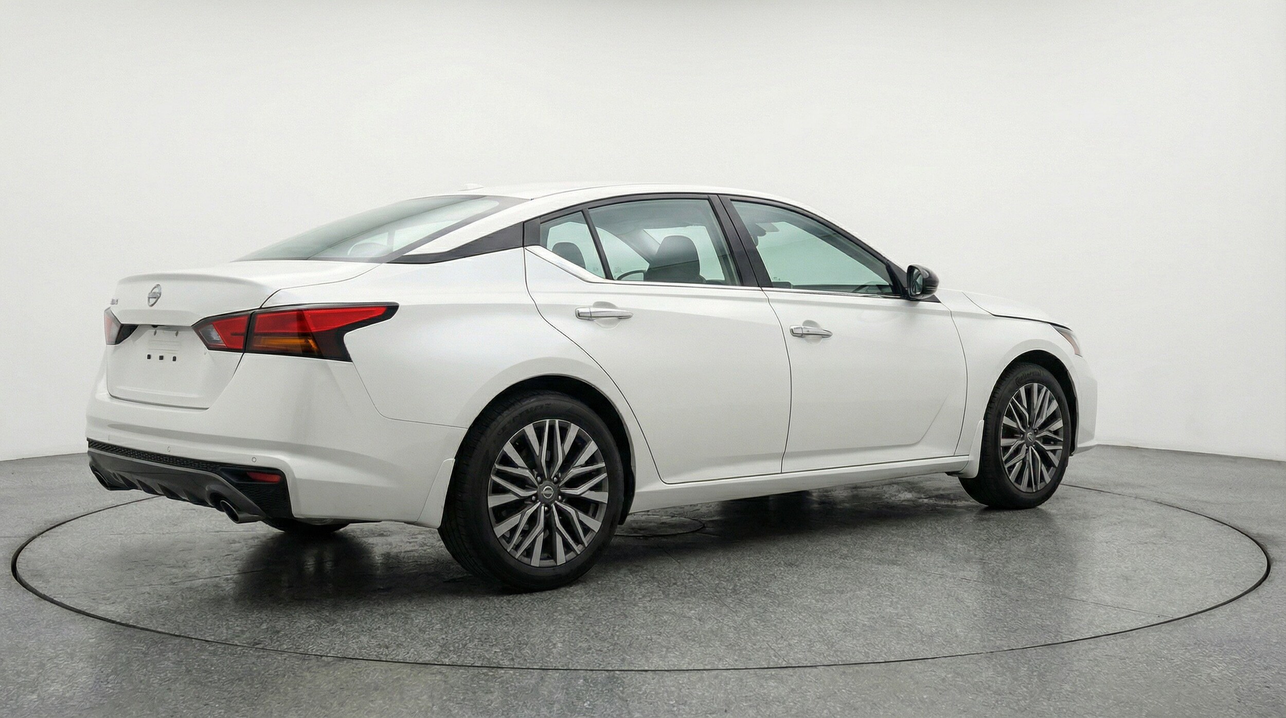 Thumbnail: 2025 Nissan Altima - 9