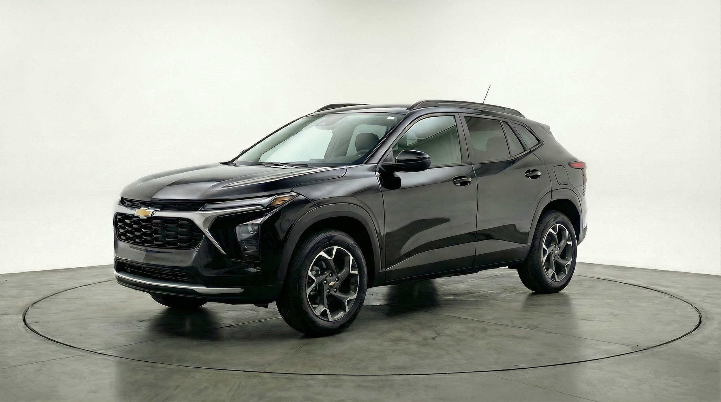 Thumbnail: 2025 Chevrolet Trax - 3