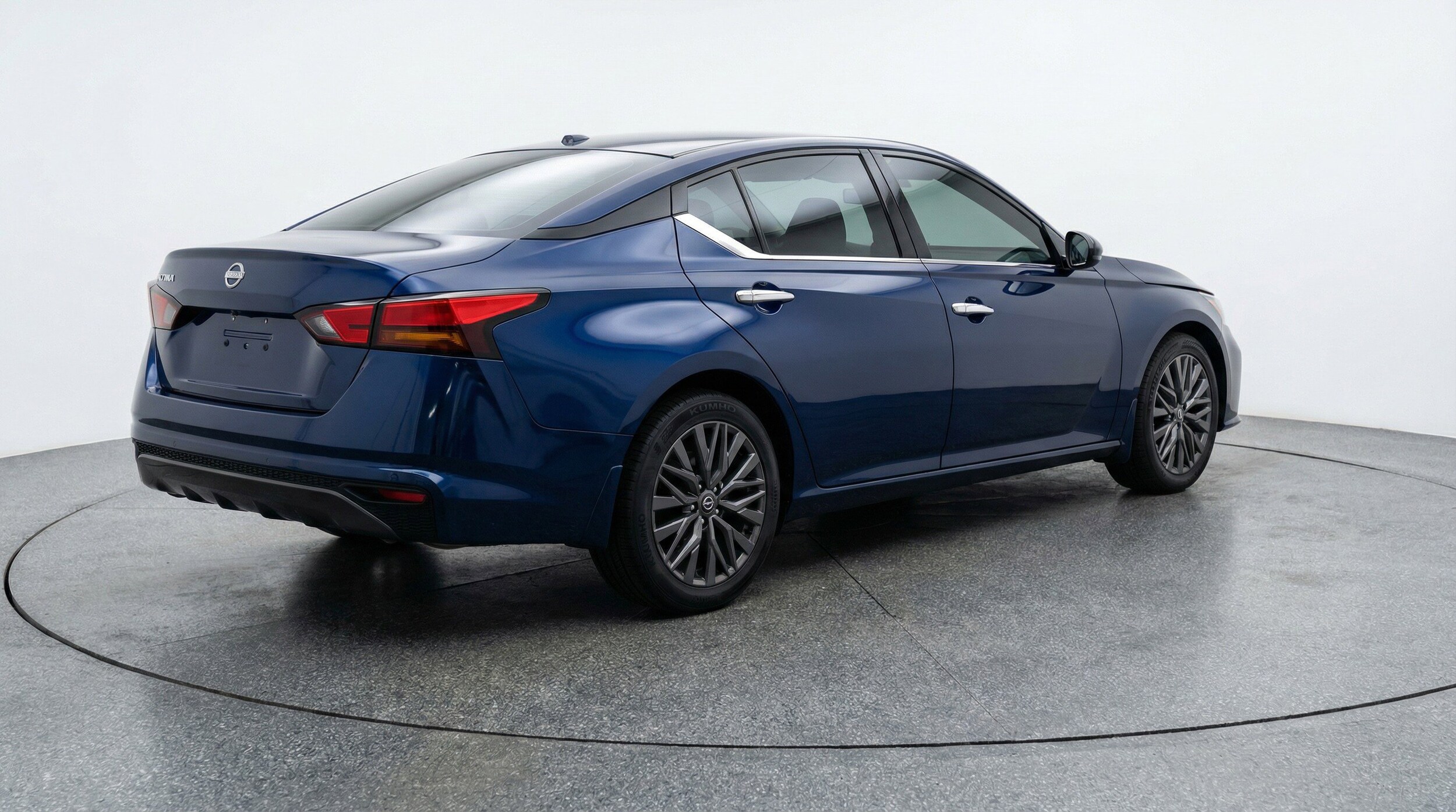 Thumbnail: 2025 Nissan Altima - 9