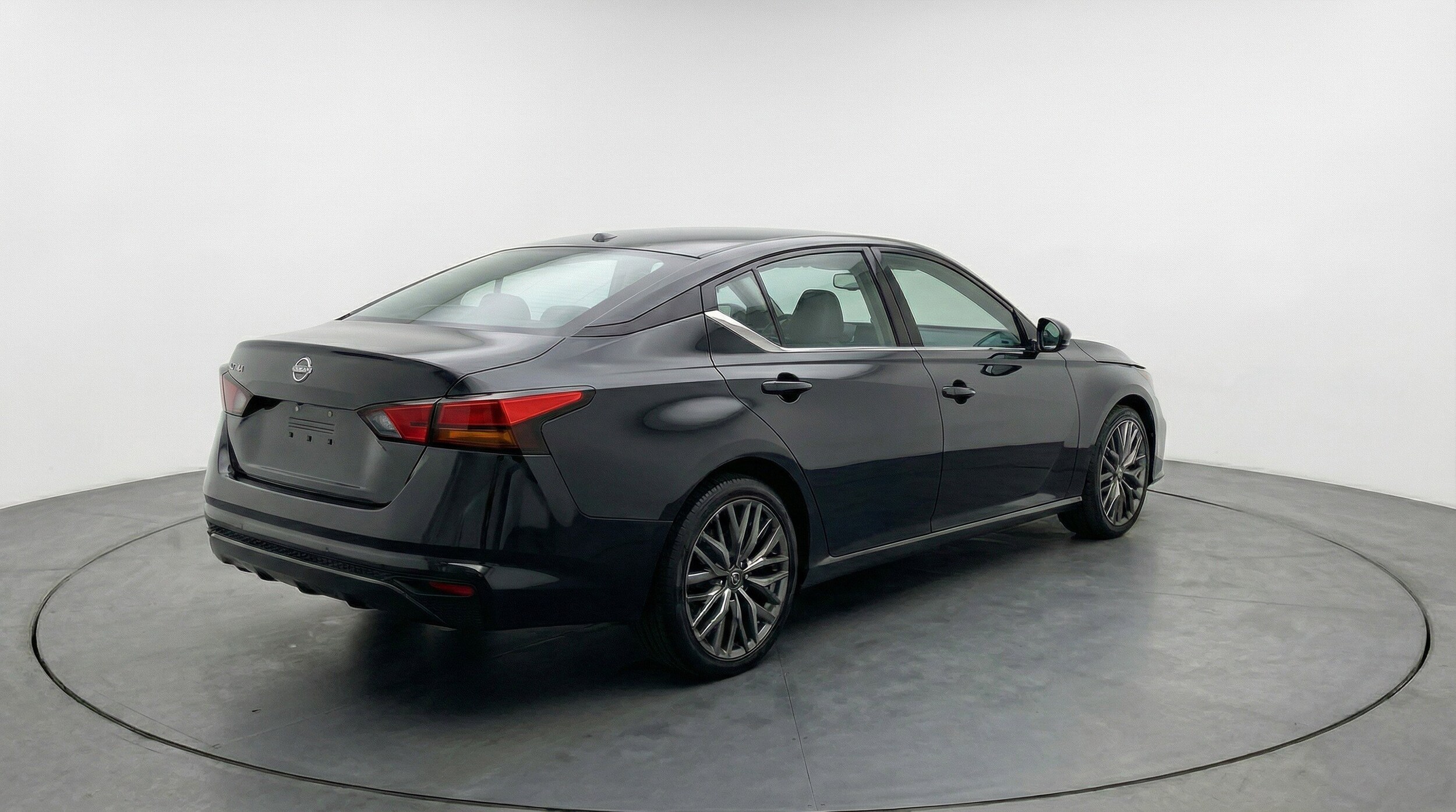 Thumbnail: 2025 Nissan Altima - 9