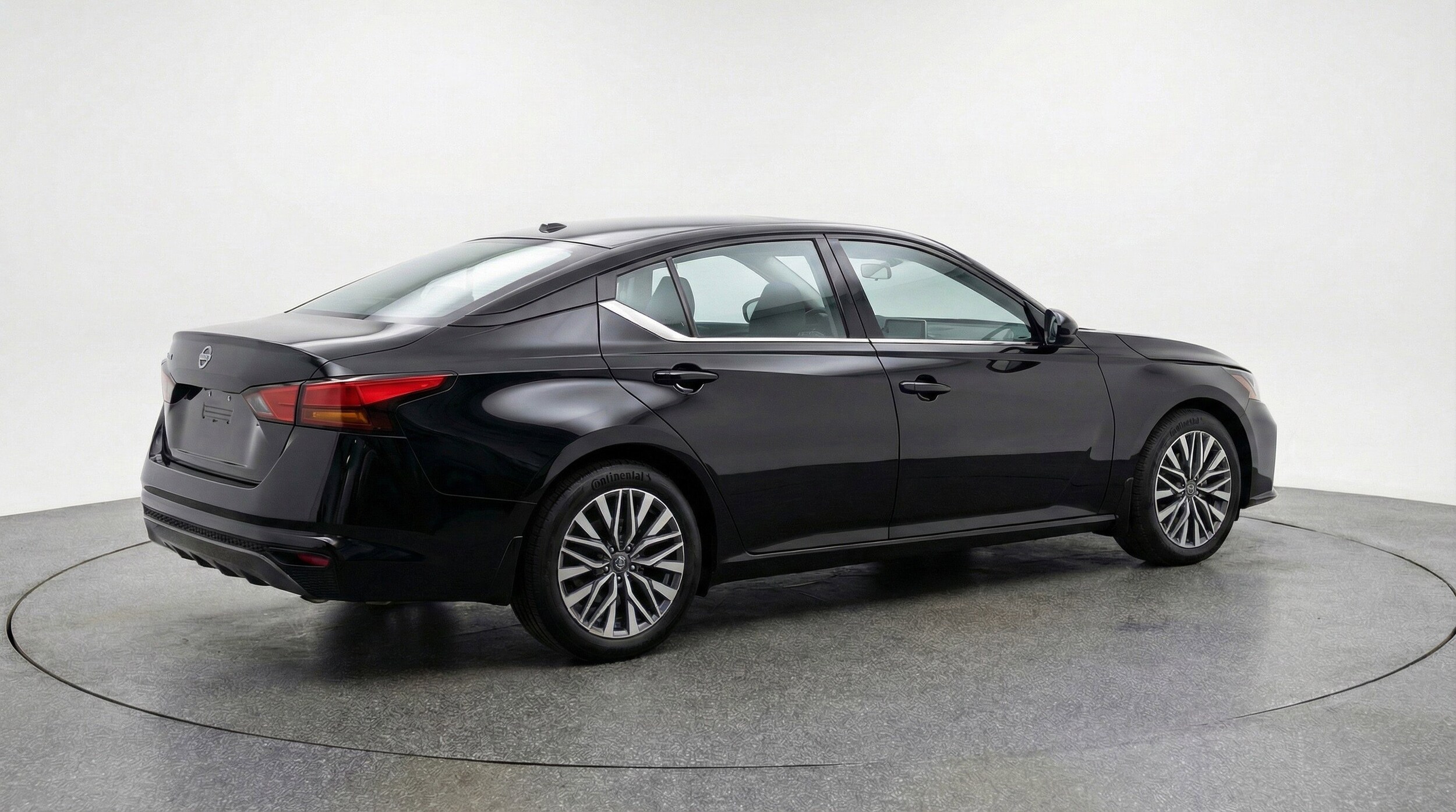 Thumbnail: 2025 Nissan Altima - 9