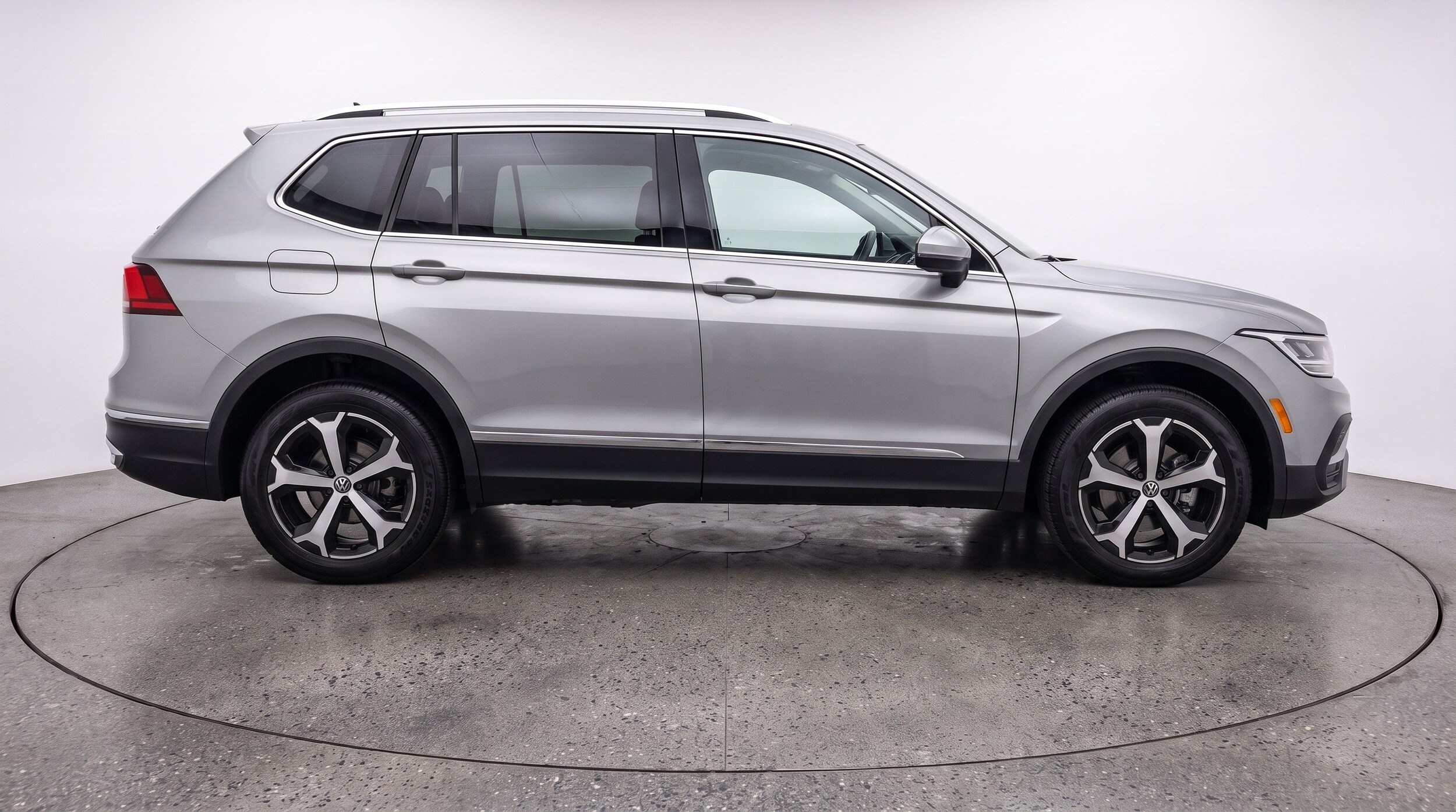 Thumbnail: 2026 Volkswagen Tiguan - 10