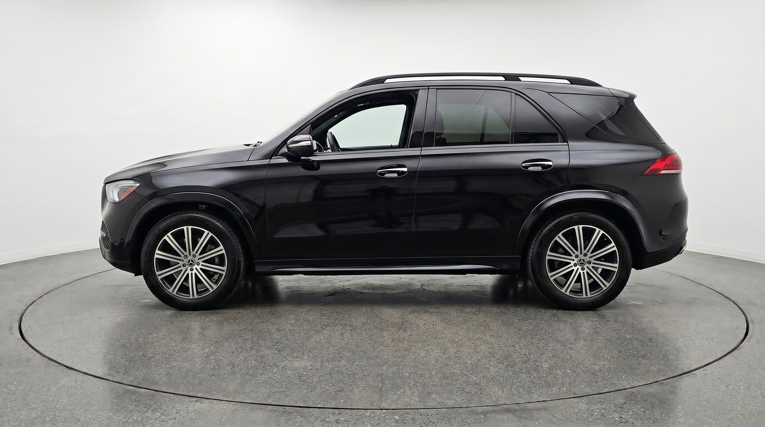 Thumbnail: 2026 Mercedes-Benz GLE - 5