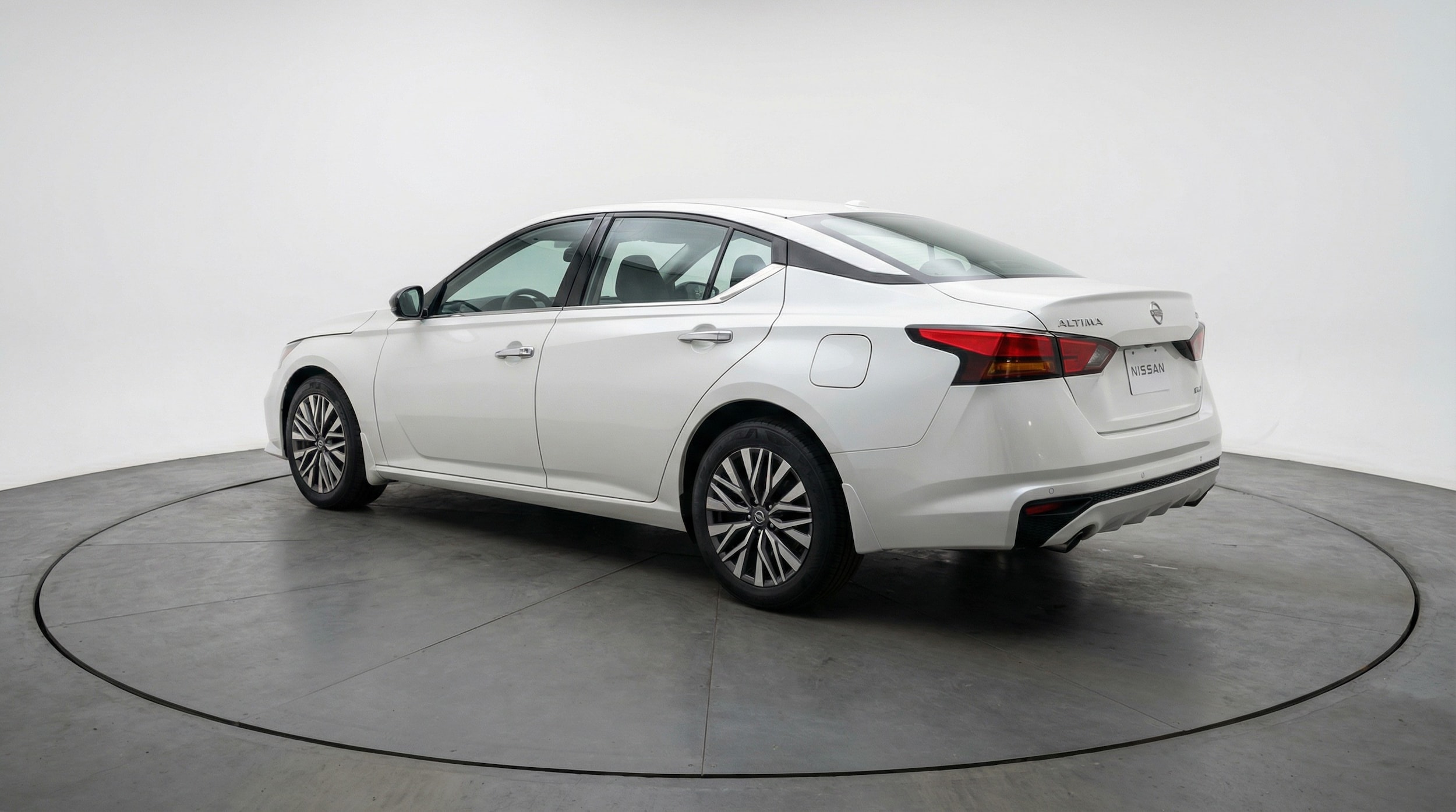 Thumbnail: 2025 Nissan Altima - 5