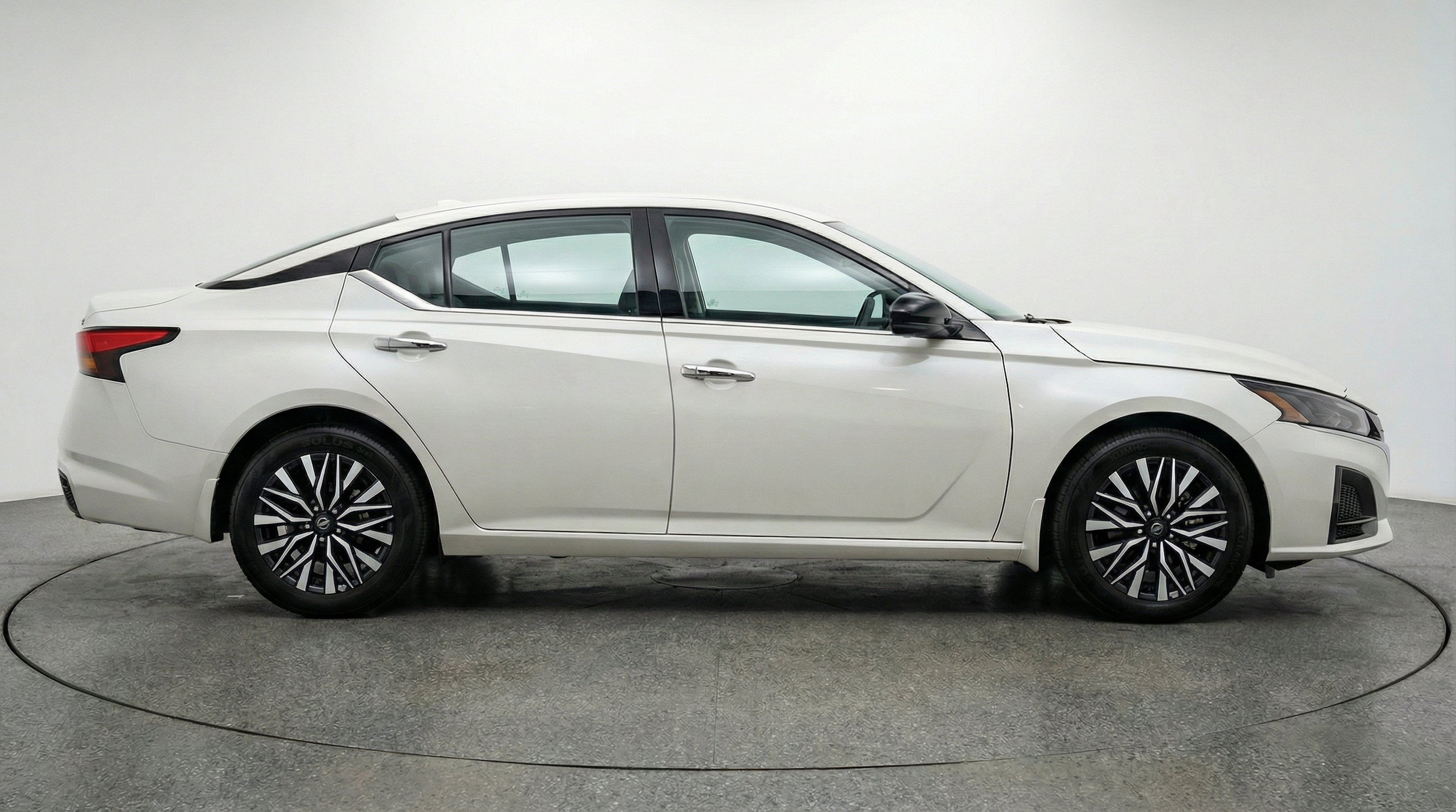 Thumbnail: 2025 Nissan Altima - 10
