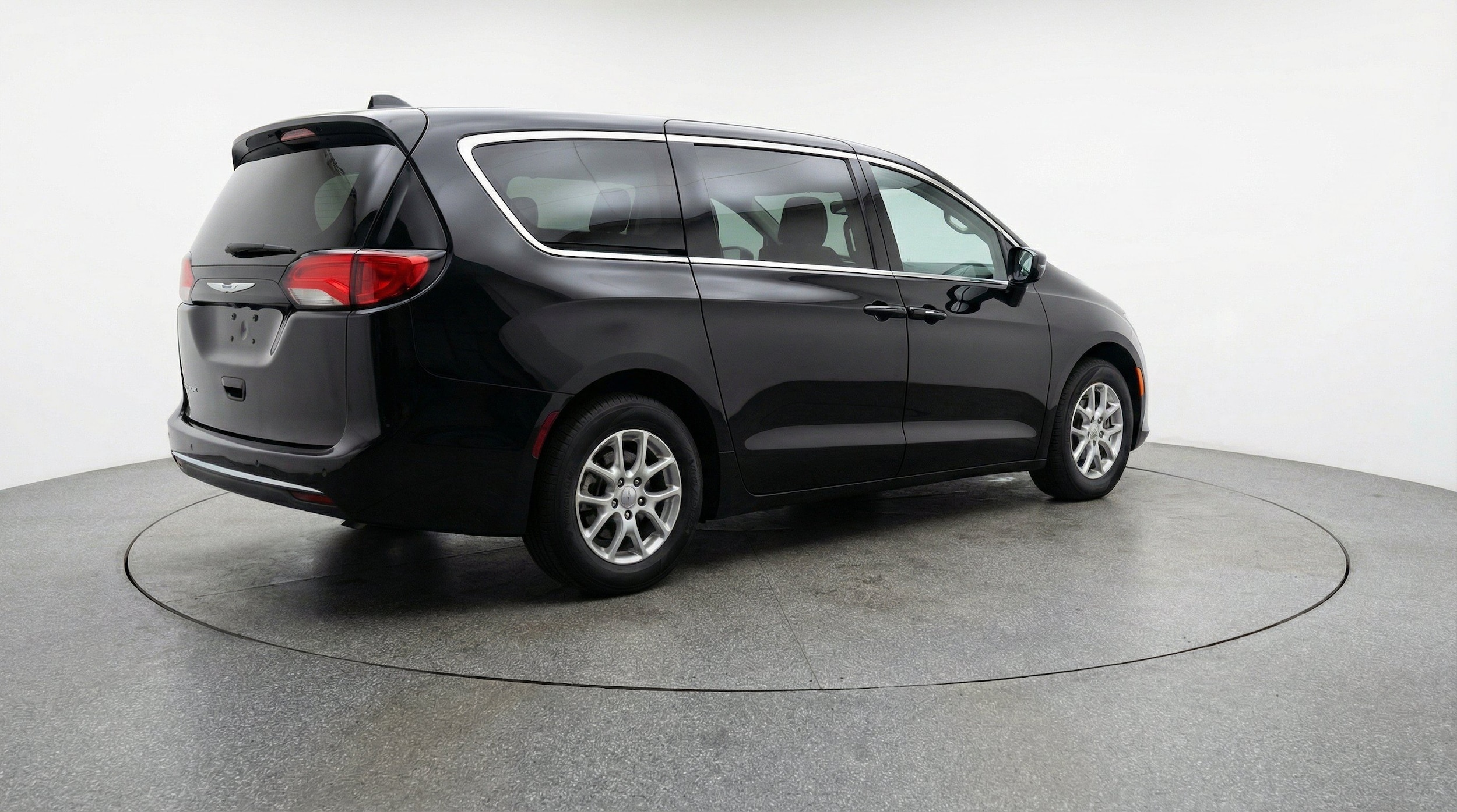 Thumbnail: 2024 Chrysler Voyager - 9