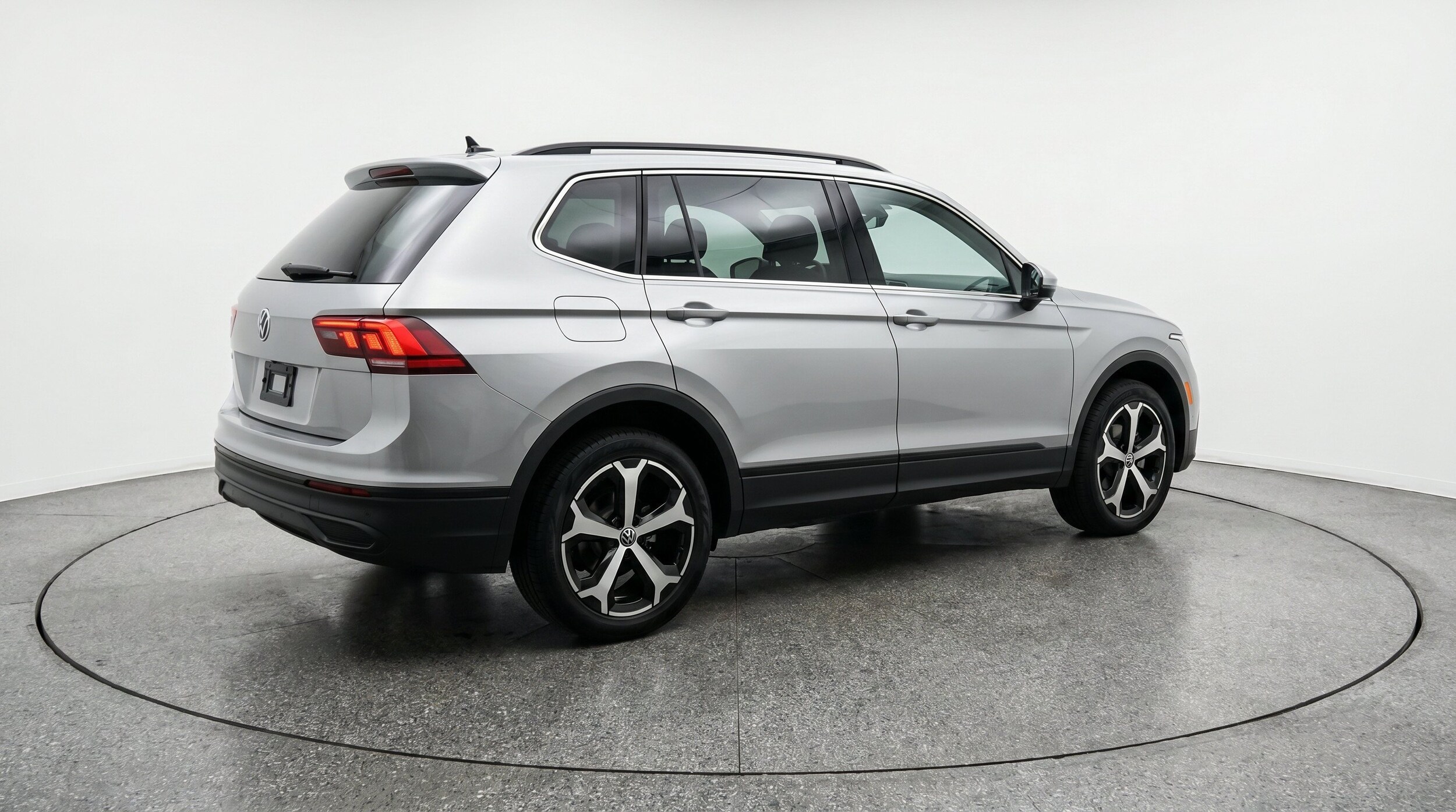 Thumbnail: 2026 Volkswagen Tiguan - 9