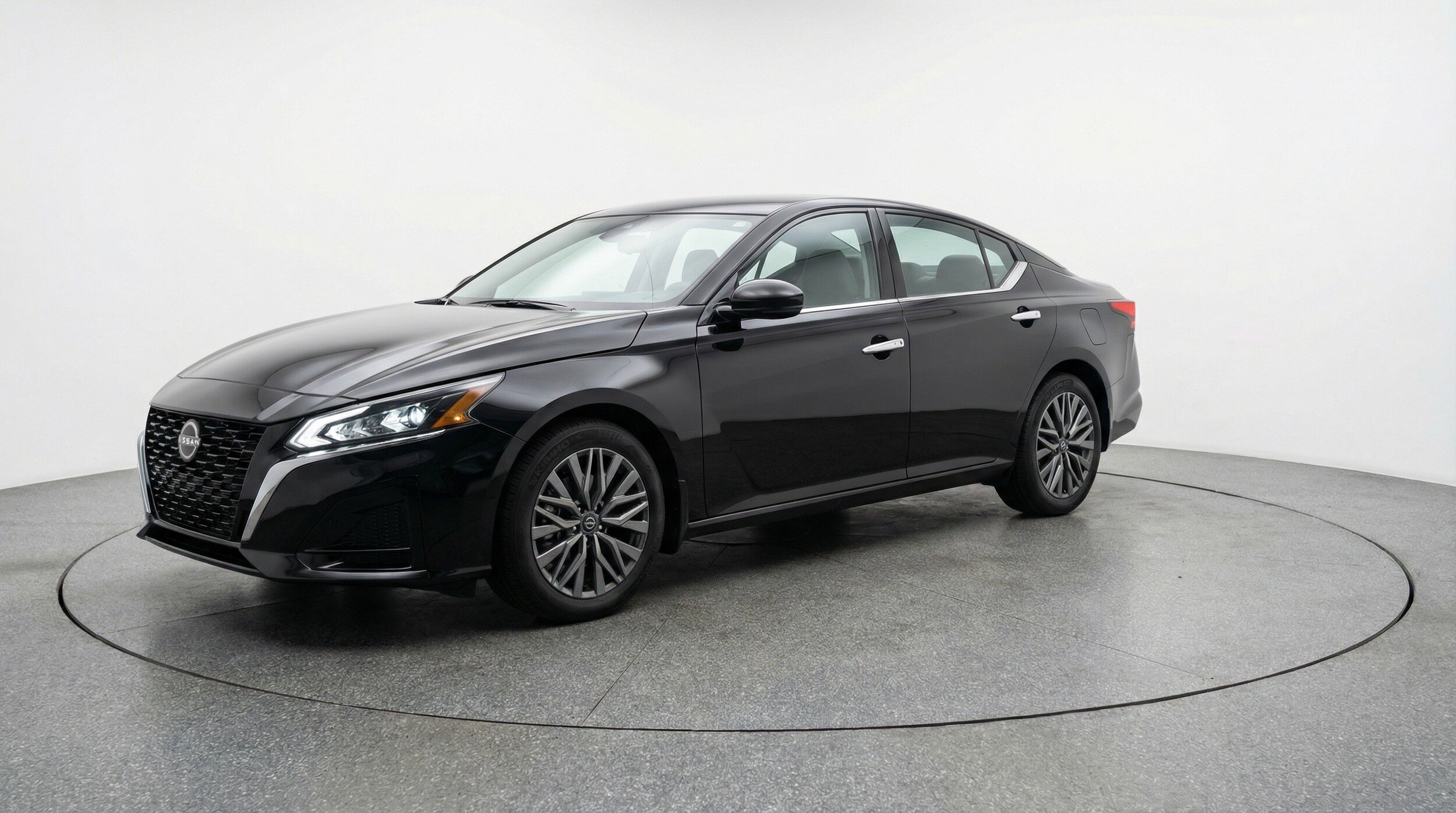Thumbnail: 2025 Nissan Altima - 3