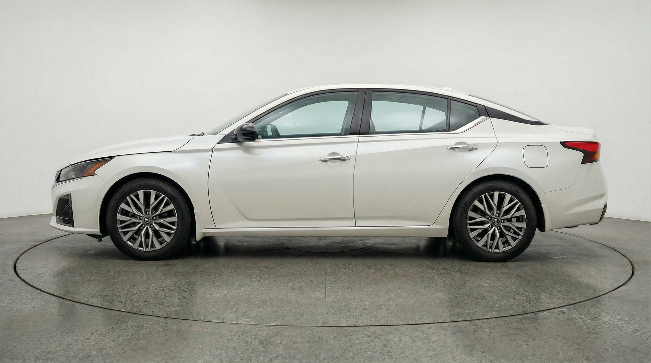 Thumbnail: 2025 Nissan Altima - 4