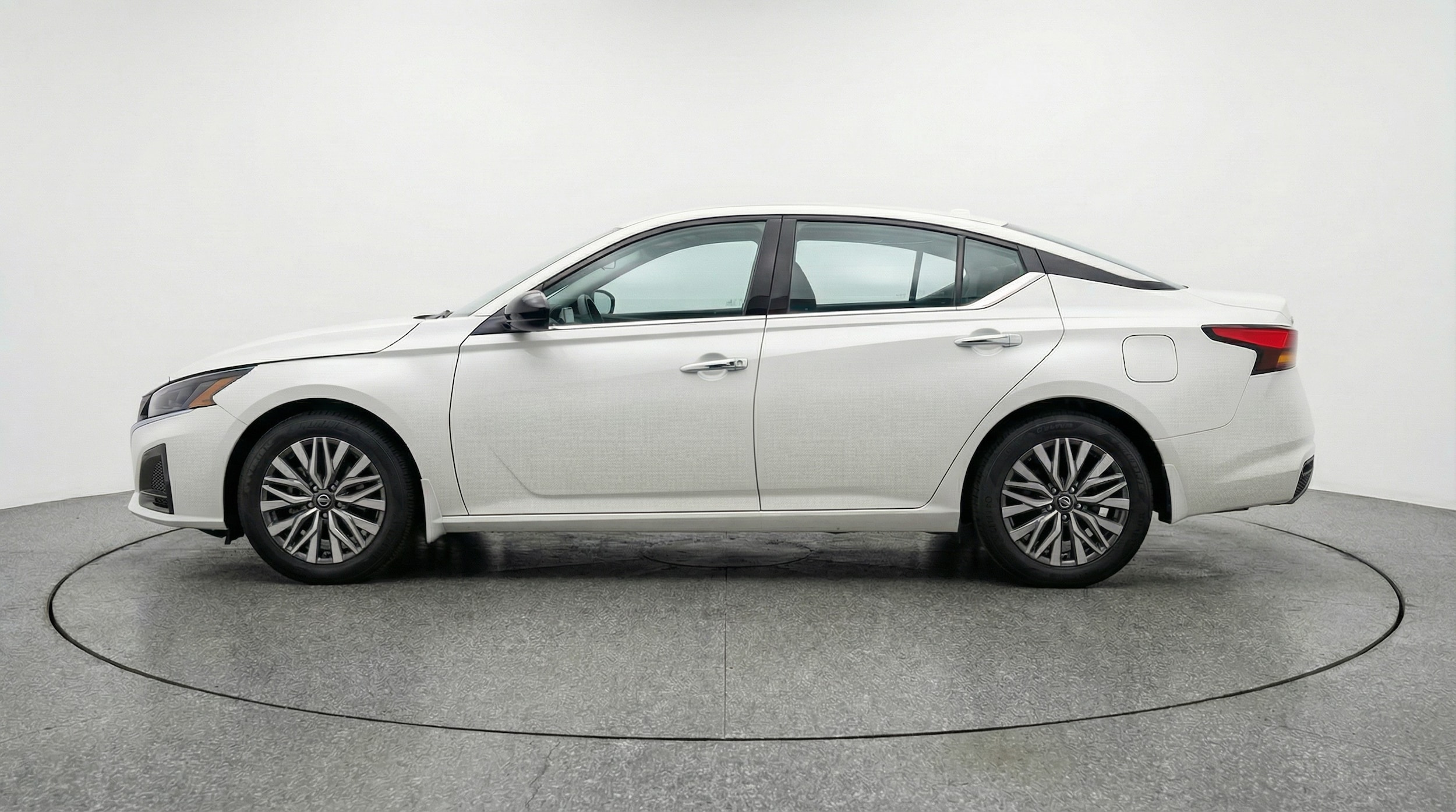 Thumbnail: 2025 Nissan Altima - 4