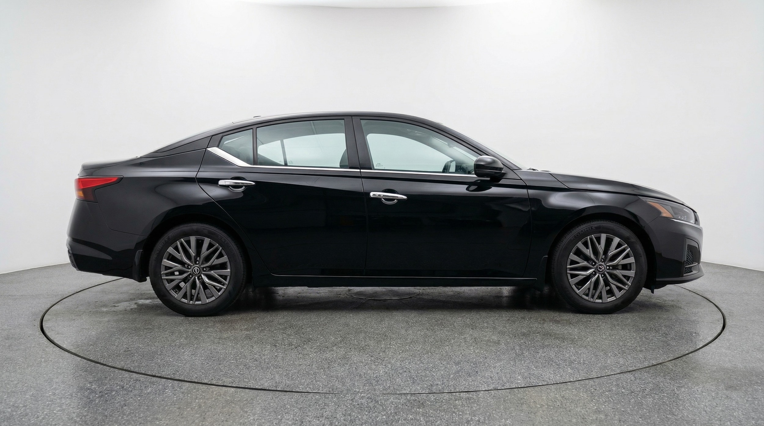 Thumbnail: 2025 Nissan Altima - 8