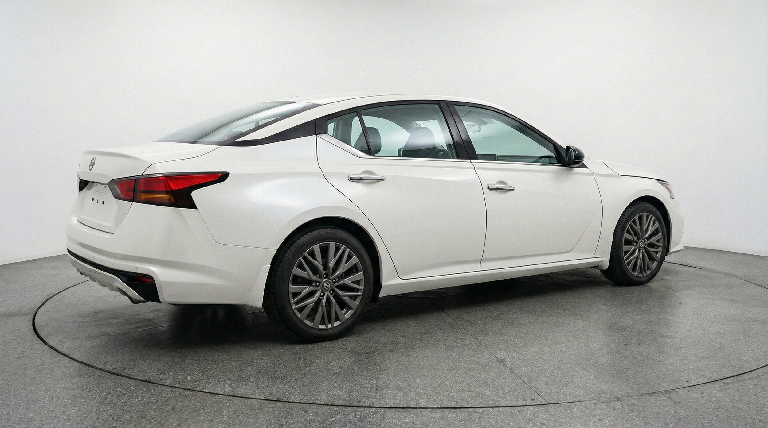 Thumbnail: 2025 Nissan Altima - 9