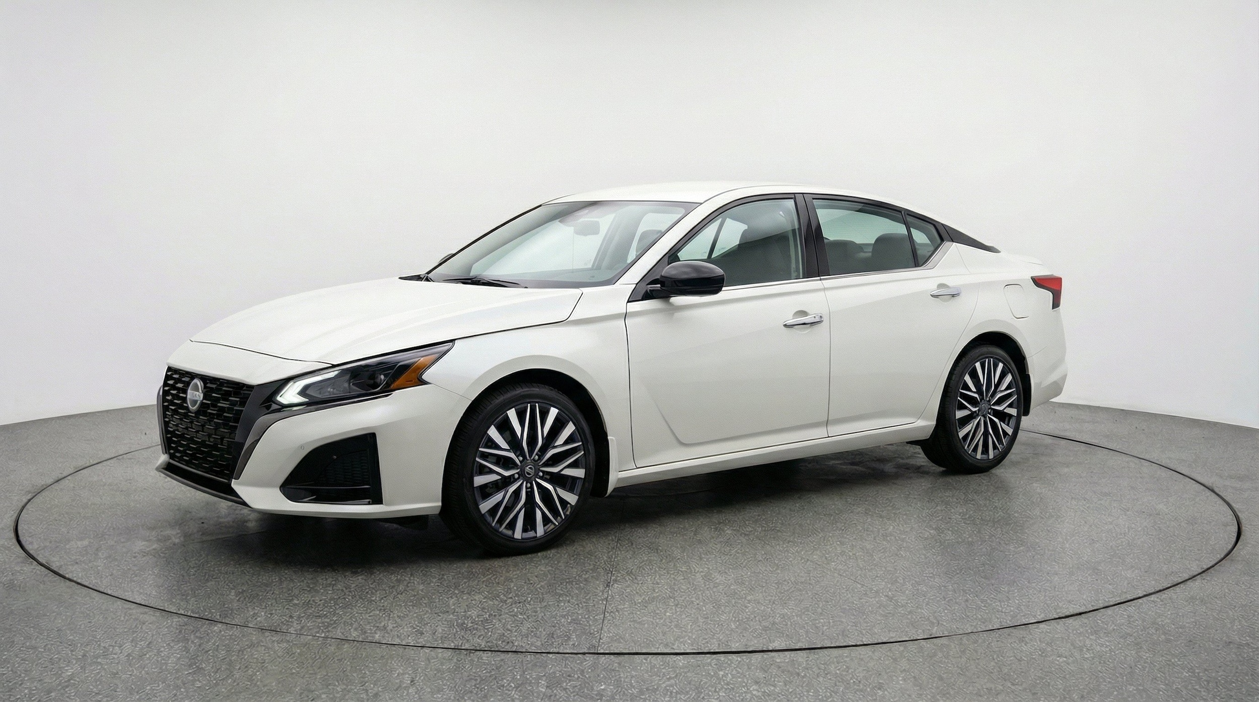 Thumbnail: 2025 Nissan Altima - 3