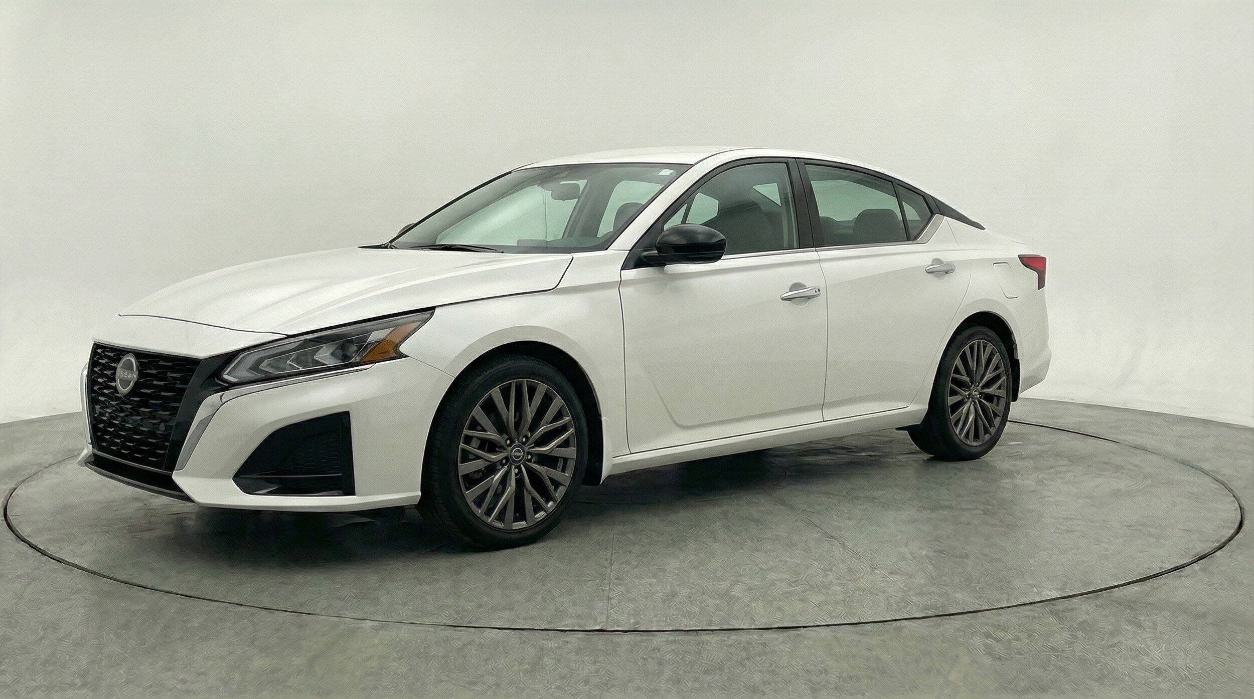 Thumbnail: 2025 Nissan Altima - 3