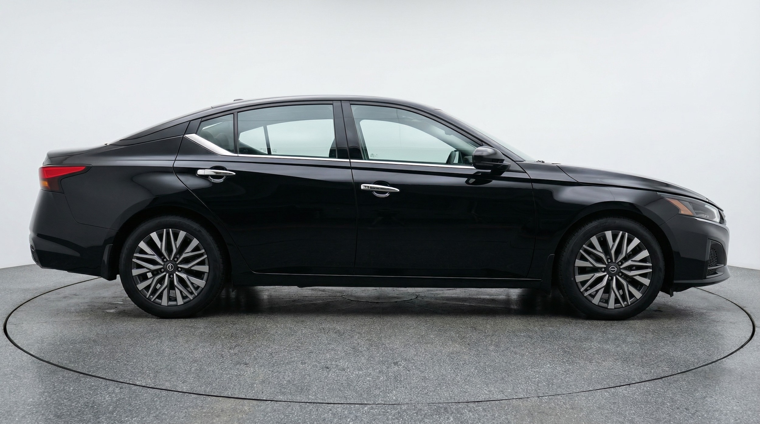 Thumbnail: 2025 Nissan Altima - 8